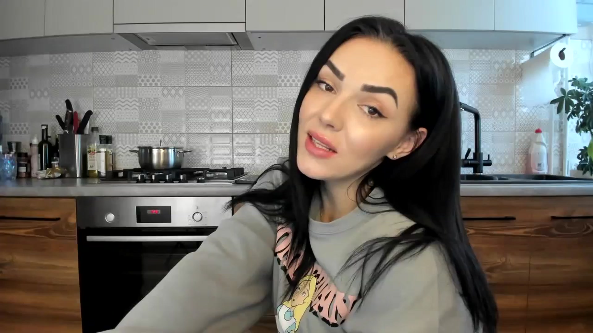 Gallery image thumbnail from MissNelly_'s myfreecams stream on, 02/26/2024, 12:15 image 17 of 20