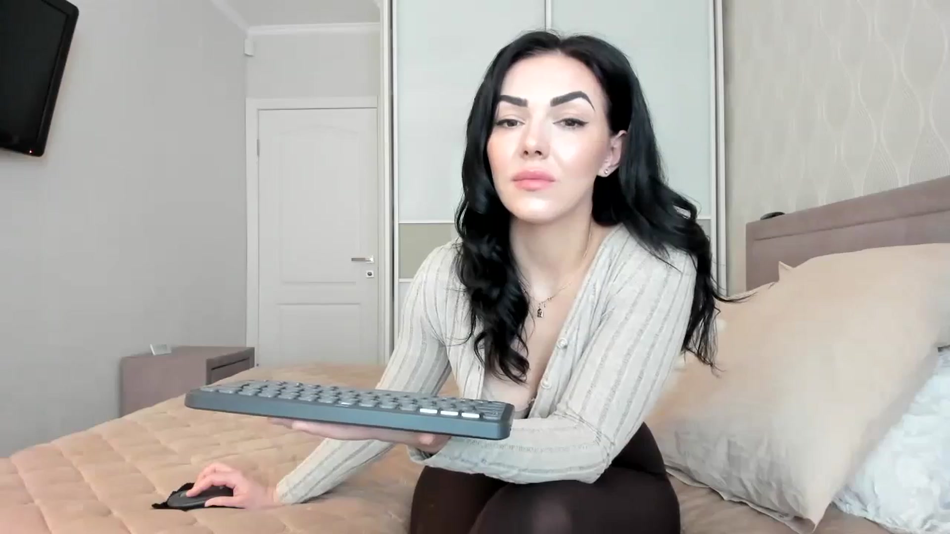 Gallery image thumbnail from MissNelly_'s myfreecams stream on, 02/29/2024, 14:28 image 4 of 20