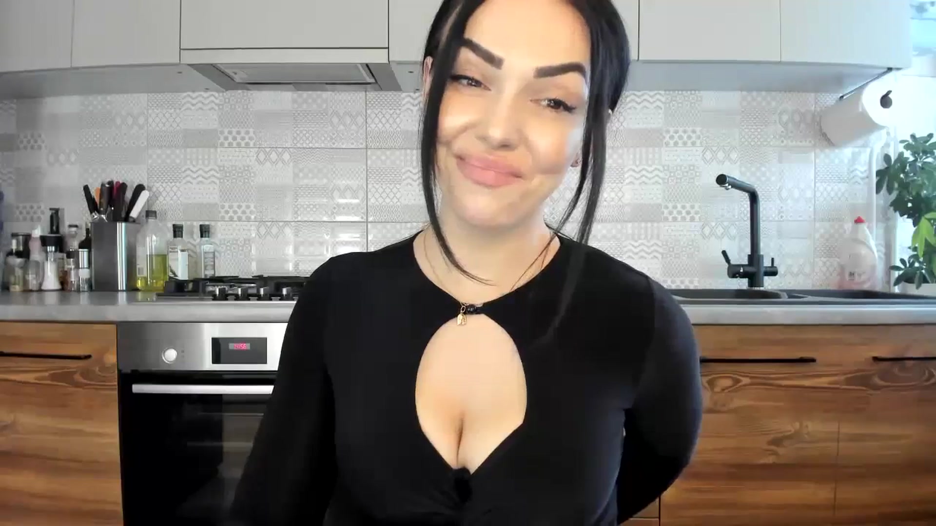 Gallery image thumbnail from MissNelly_'s myfreecams stream on, 03/05/2024, 13:34 image 13 of 20