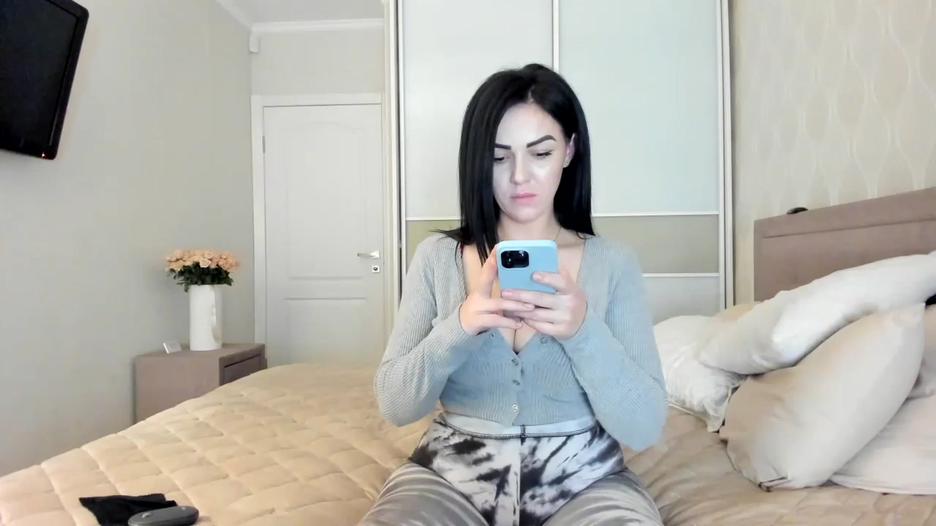 Gallery image thumbnail from MissNelly_'s myfreecams stream on, 03/09/2024, 17:08 image 1 of 20