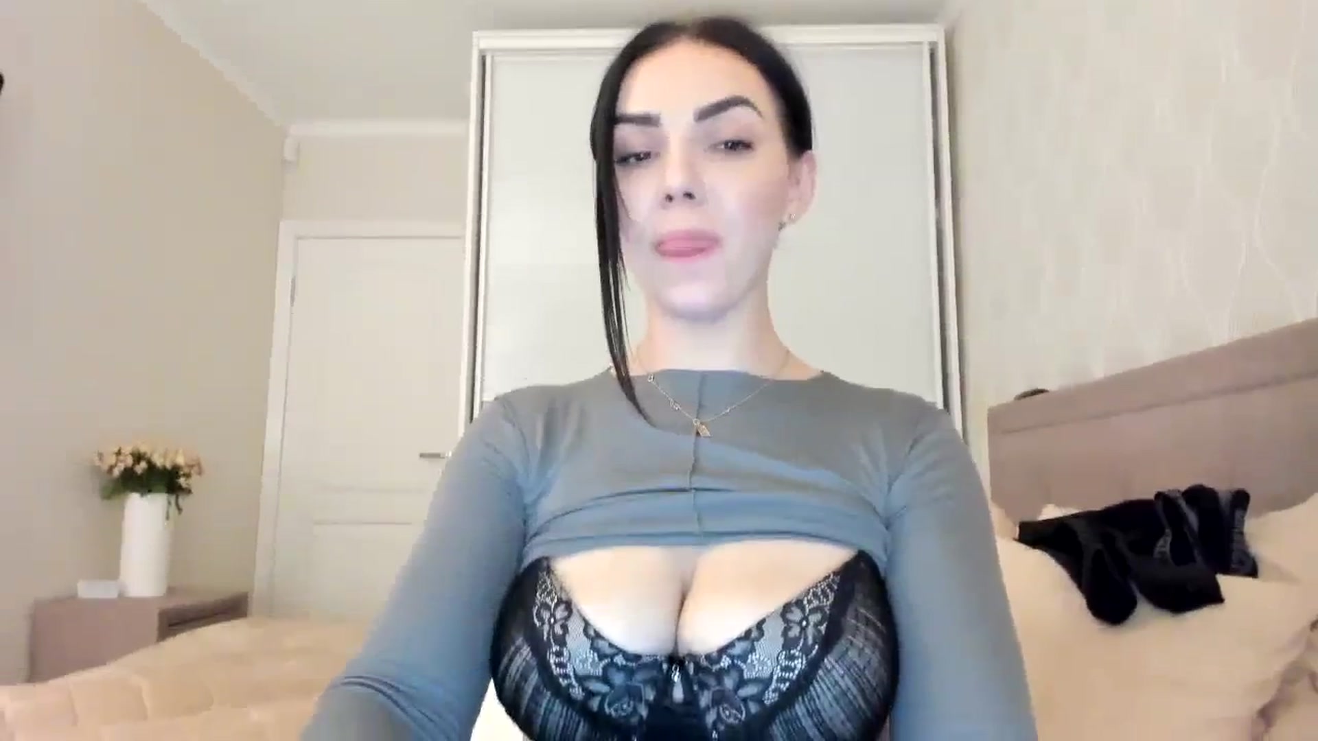 Gallery image thumbnail from MissNelly_'s myfreecams stream on, 03/14/2024, 19:05 image 17 of 20