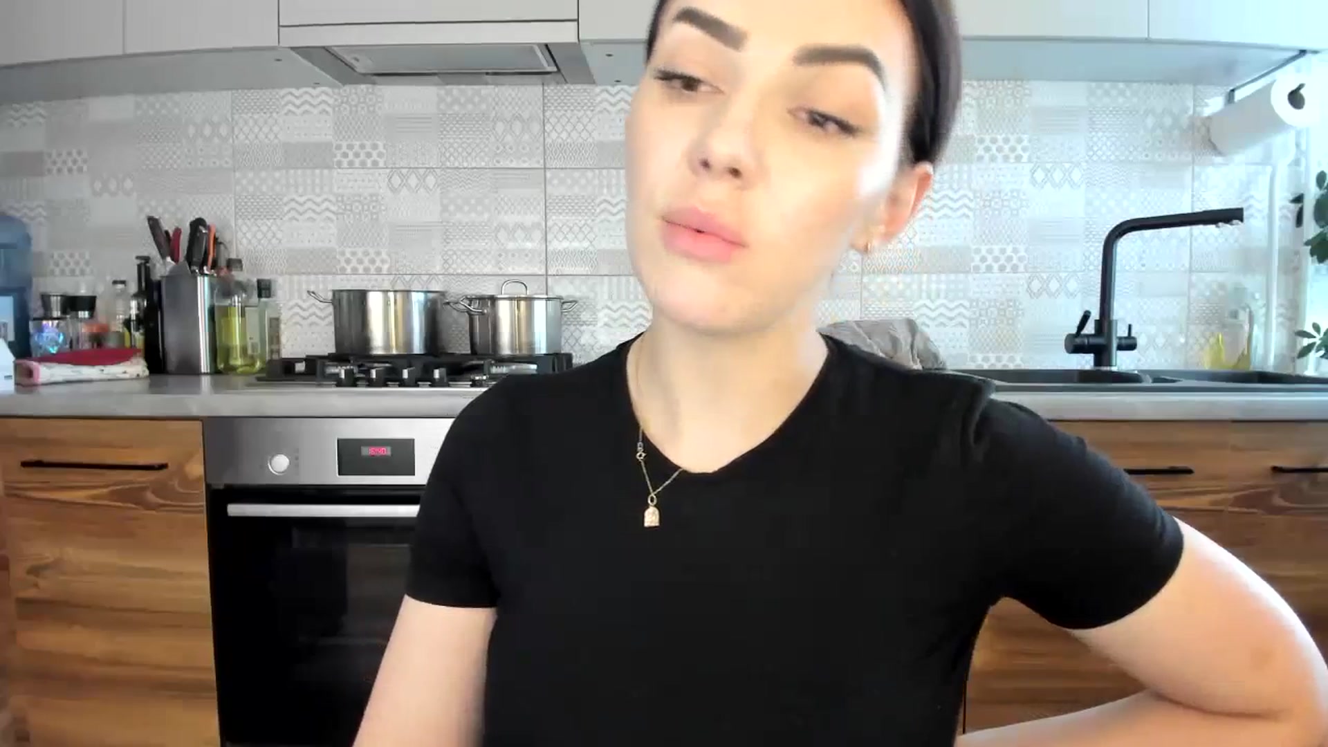 Gallery image thumbnail from MissNelly_'s myfreecams stream on, 04/10/2024, 14:26 image 13 of 20