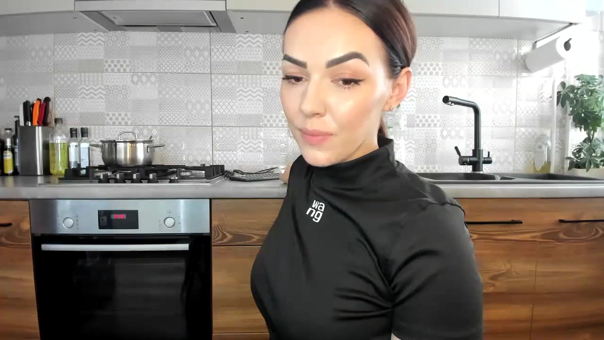 Gallery image thumbnail from MissNelly_'s myfreecams stream on, 04/14/2024, 12:33 image 10 of 20