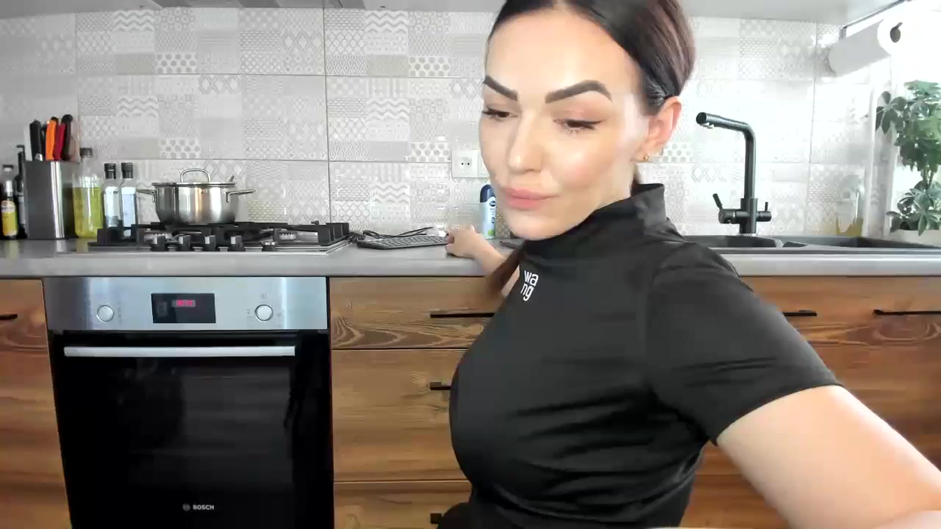 Gallery image thumbnail from MissNelly_'s myfreecams stream on, 04/14/2024, 12:33 image 9 of 20