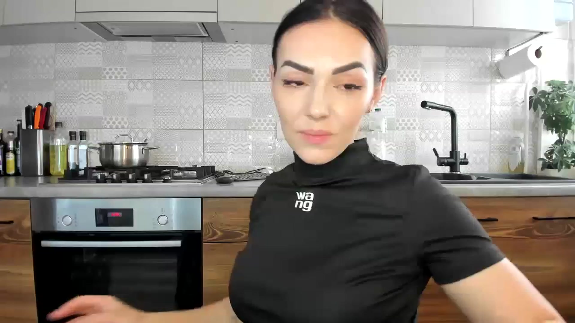 Gallery image thumbnail from MissNelly_'s myfreecams stream on, 04/14/2024, 12:33 image 18 of 20