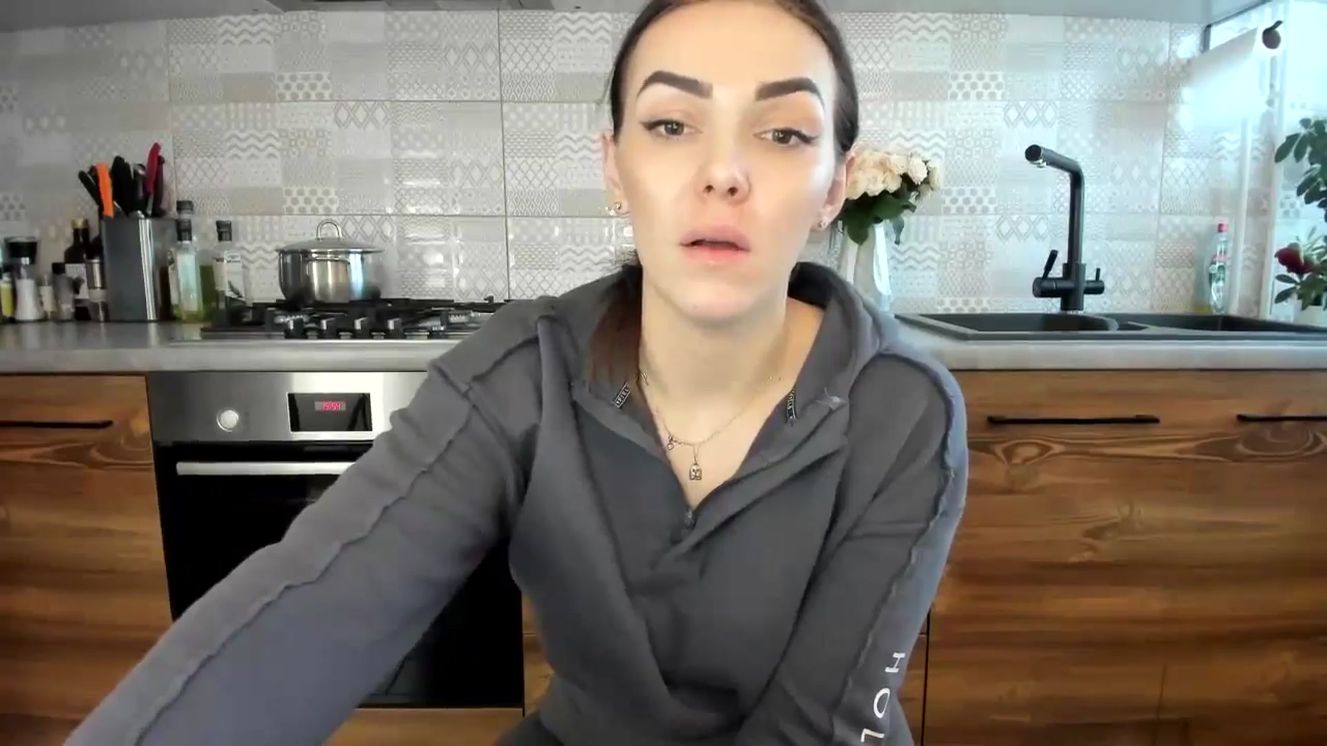 Gallery image thumbnail from MissNelly_'s myfreecams stream on, 04/26/2024, 13:28 image 14 of 20