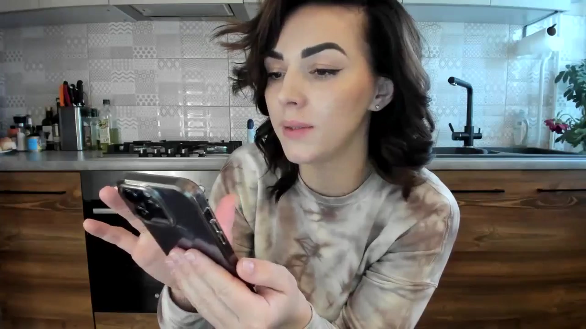 Gallery image thumbnail from MissNelly_'s myfreecams stream on, 04/27/2024, 13:01 image 14 of 20