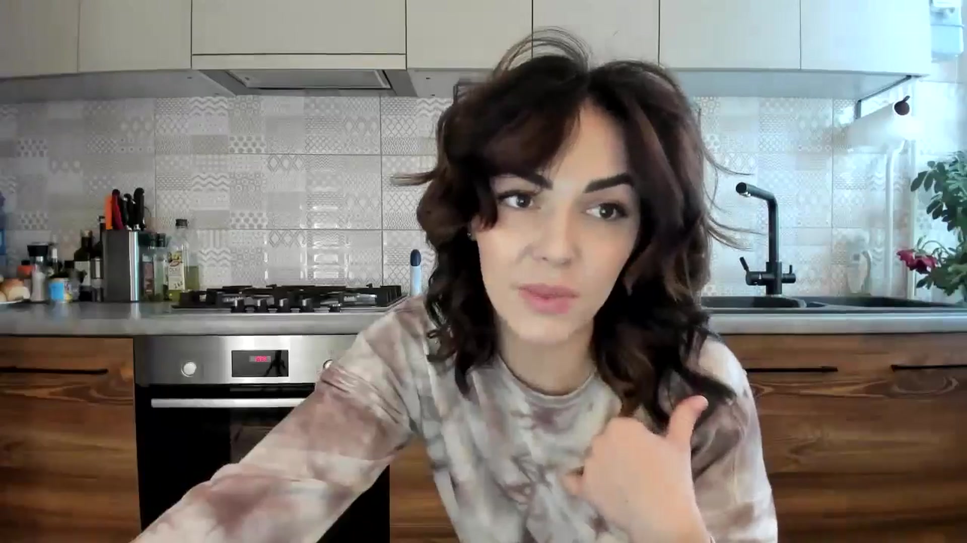 Gallery image thumbnail from MissNelly_'s myfreecams stream on, 04/27/2024, 13:01 image 11 of 20