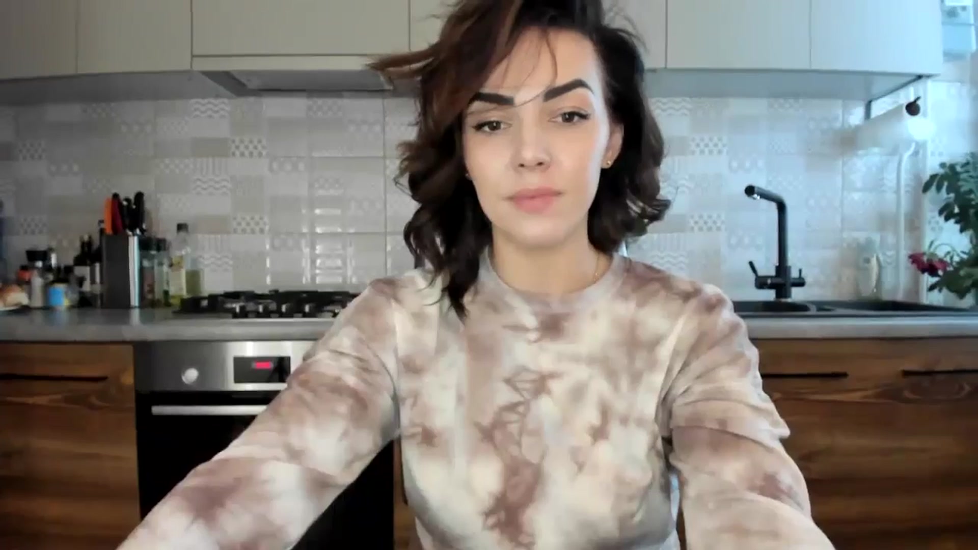 Gallery image thumbnail from MissNelly_'s myfreecams stream on, 04/27/2024, 13:01 image 12 of 20