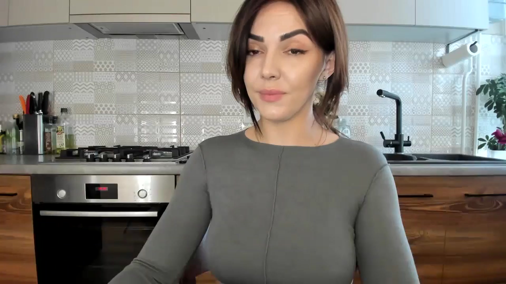 Gallery image thumbnail from MissNelly_'s myfreecams stream on, 04/29/2024, 11:25 image 20 of 20