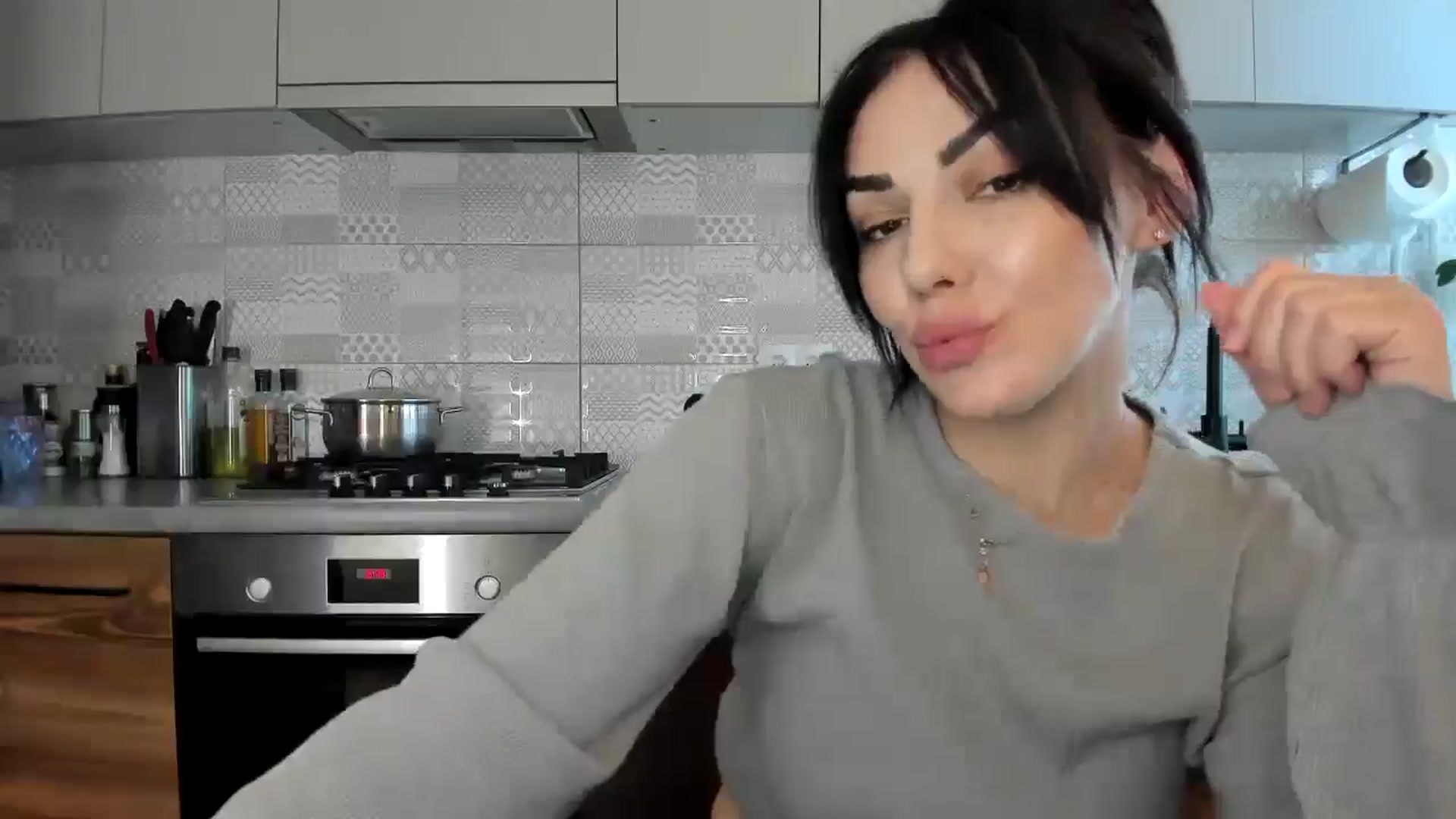 Gallery image thumbnail from MissNelly_'s myfreecams stream on, 05/09/2024, 13:20 image 16 of 20