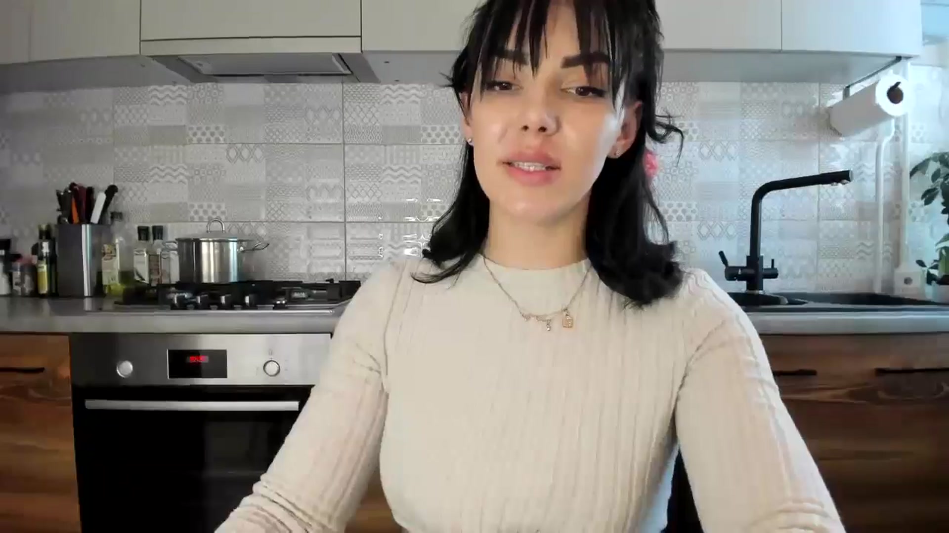 Gallery image thumbnail from MissNelly_'s myfreecams stream on, 05/21/2024, 12:47 image 17 of 20