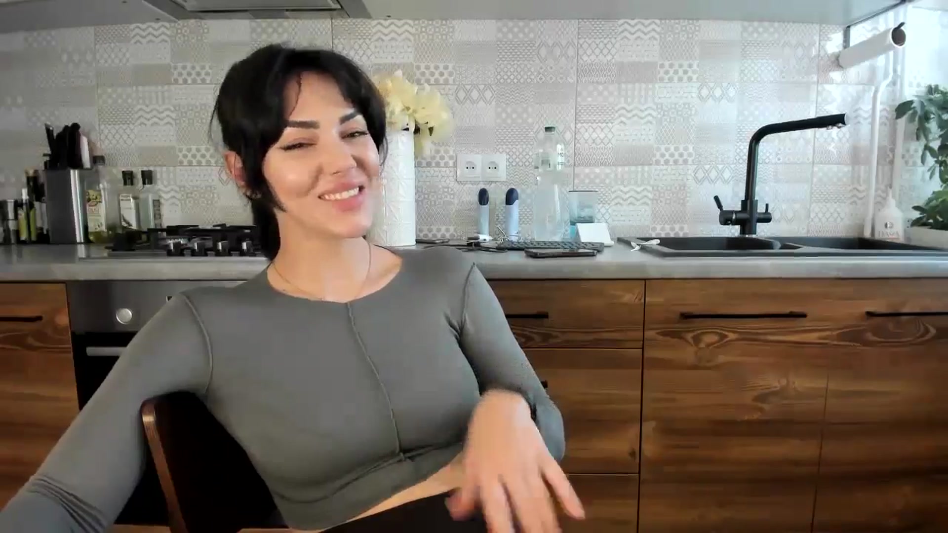 Gallery image thumbnail from MissNelly_'s myfreecams stream on, 05/24/2024, 12:49 image 9 of 20
