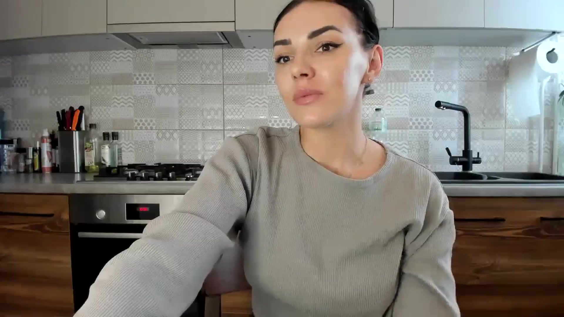 Gallery image thumbnail from MissNelly_'s myfreecams stream on, 05/26/2024, 12:39 image 12 of 20