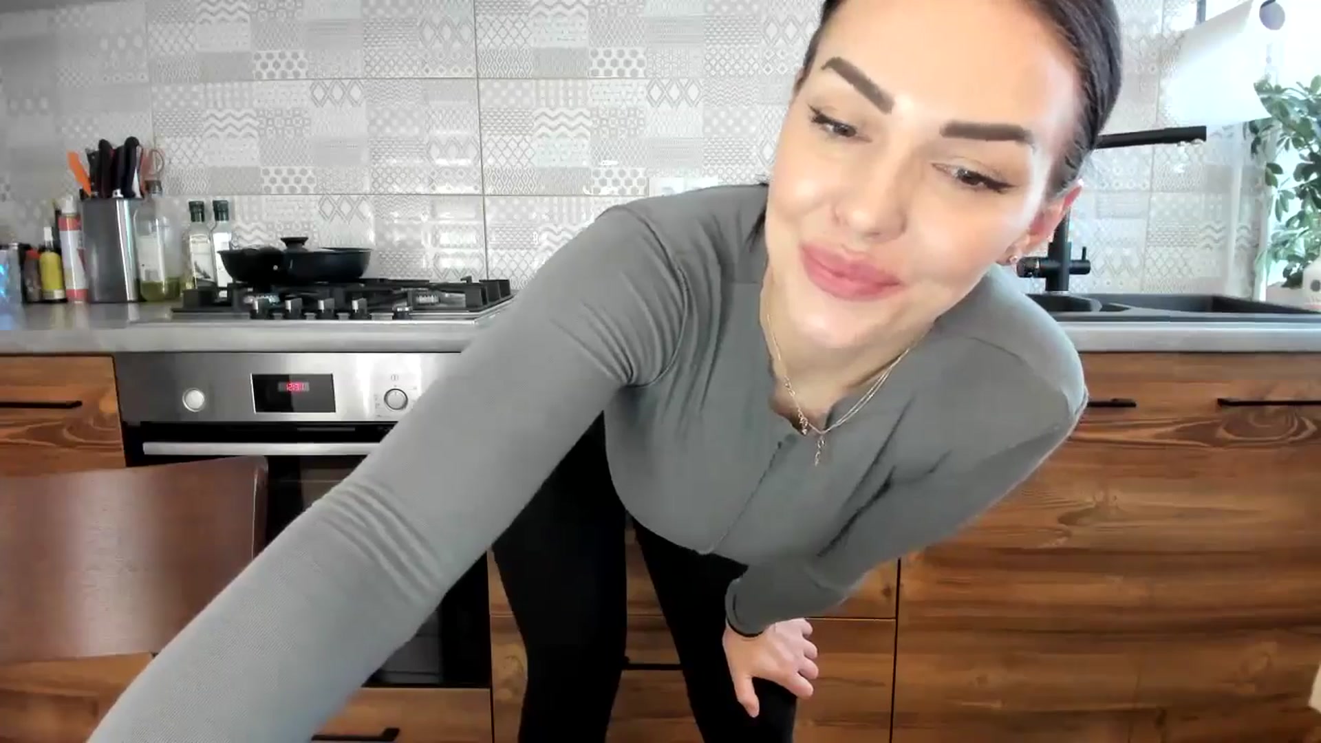 Gallery image thumbnail from MissNelly_'s myfreecams stream on, 05/28/2024, 14:21 image 10 of 20