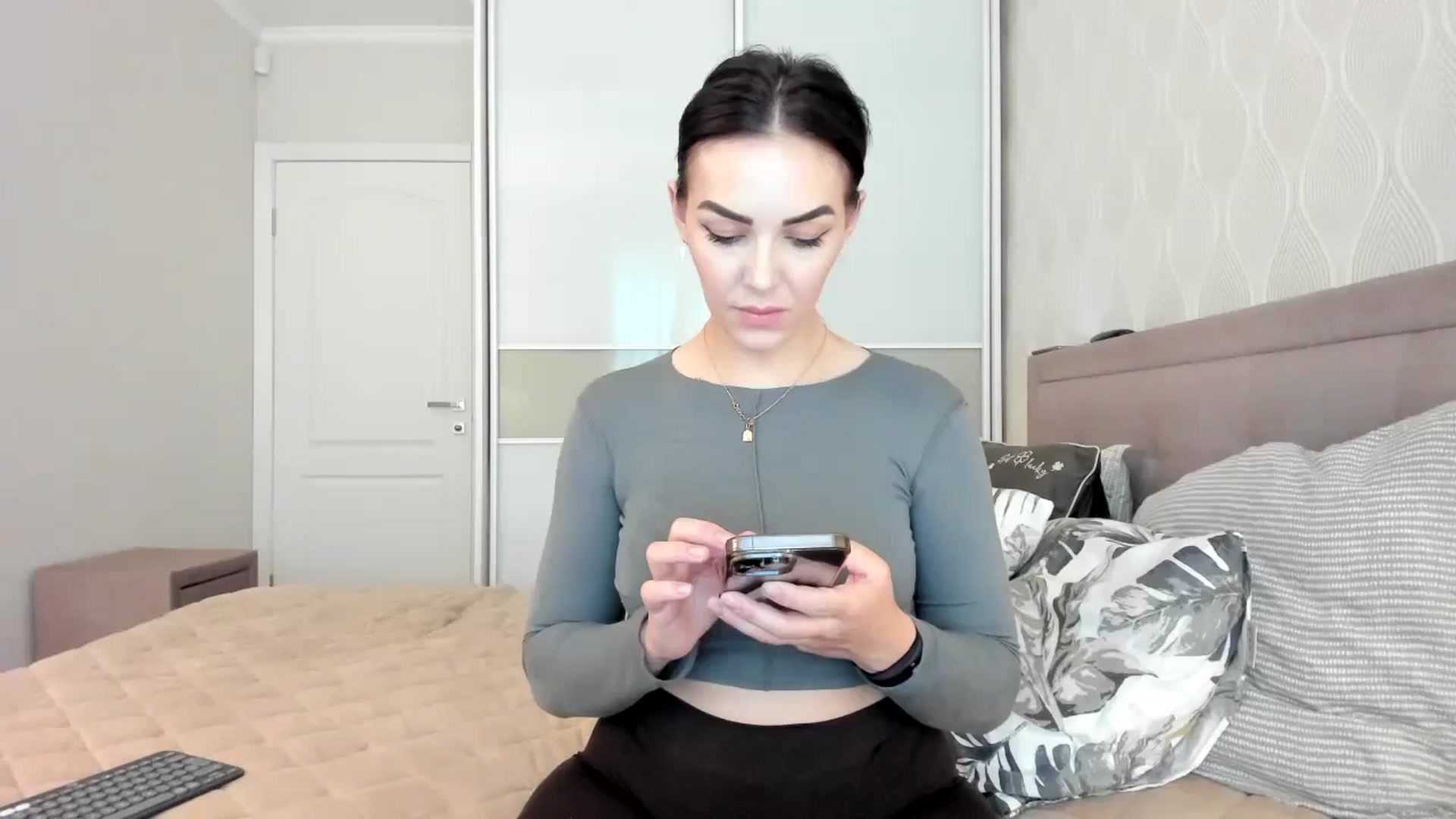 Gallery image thumbnail from MissNelly_'s myfreecams stream on, 05/31/2024, 12:39 image 1 of 20