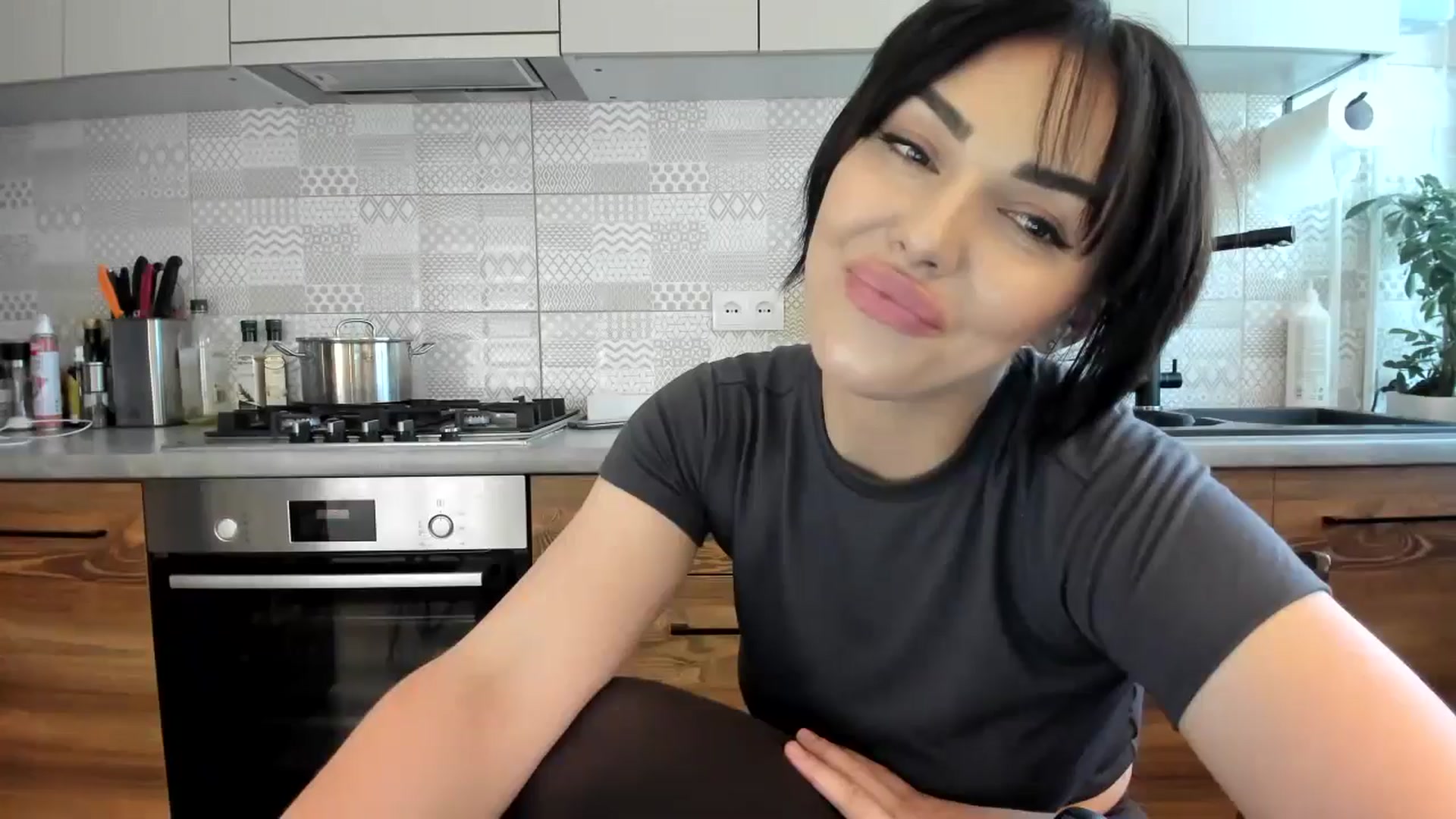 Gallery image thumbnail from MissNelly_'s myfreecams stream on, 06/06/2024, 13:49 image 18 of 20