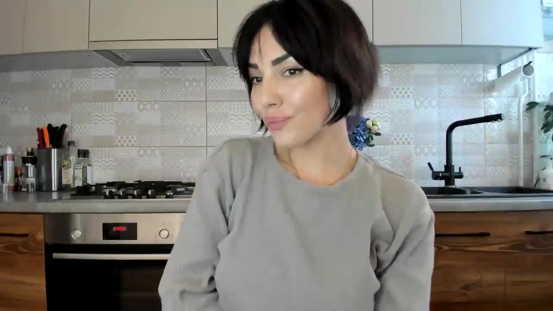 Gallery image thumbnail from MissNelly_'s myfreecams stream on, 06/08/2024, 11:33 image 15 of 20