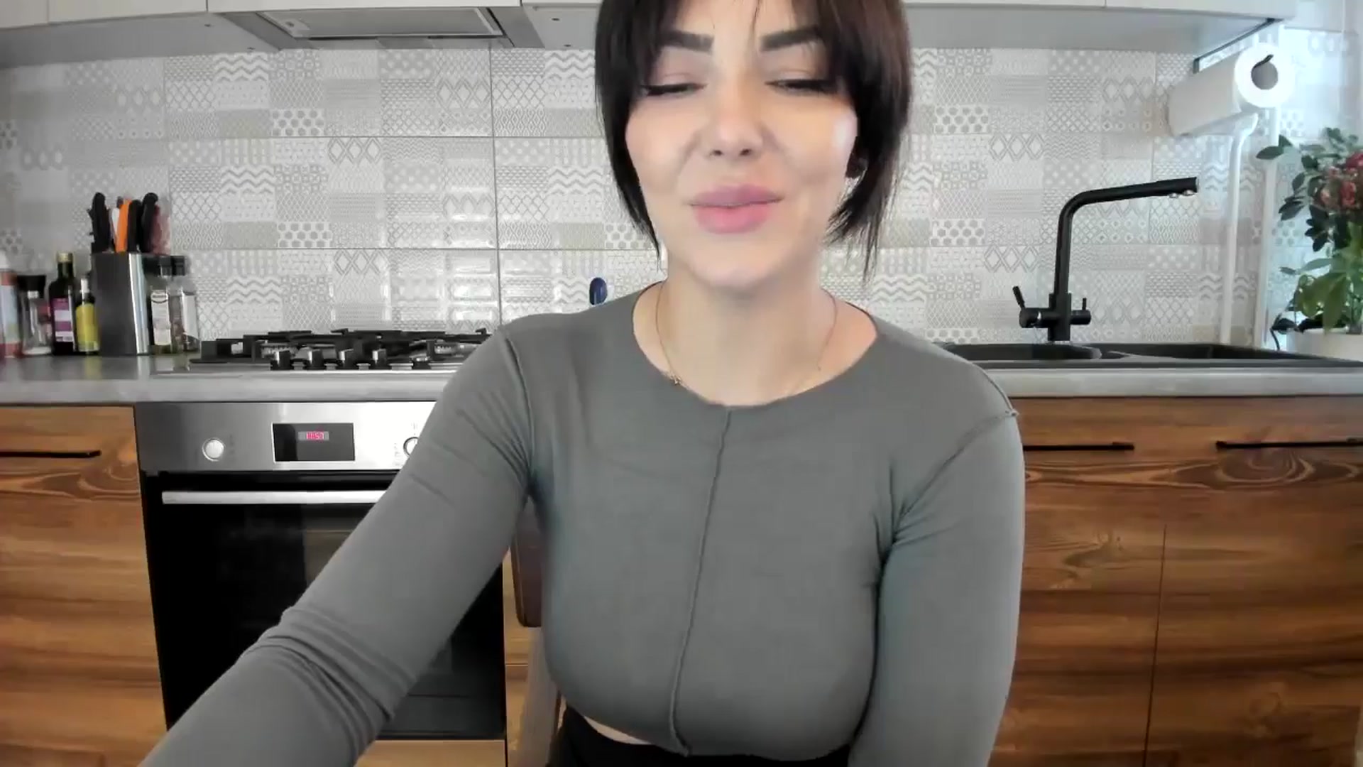 Gallery image thumbnail from MissNelly_'s myfreecams stream on, 06/13/2024, 15:20 image 8 of 20