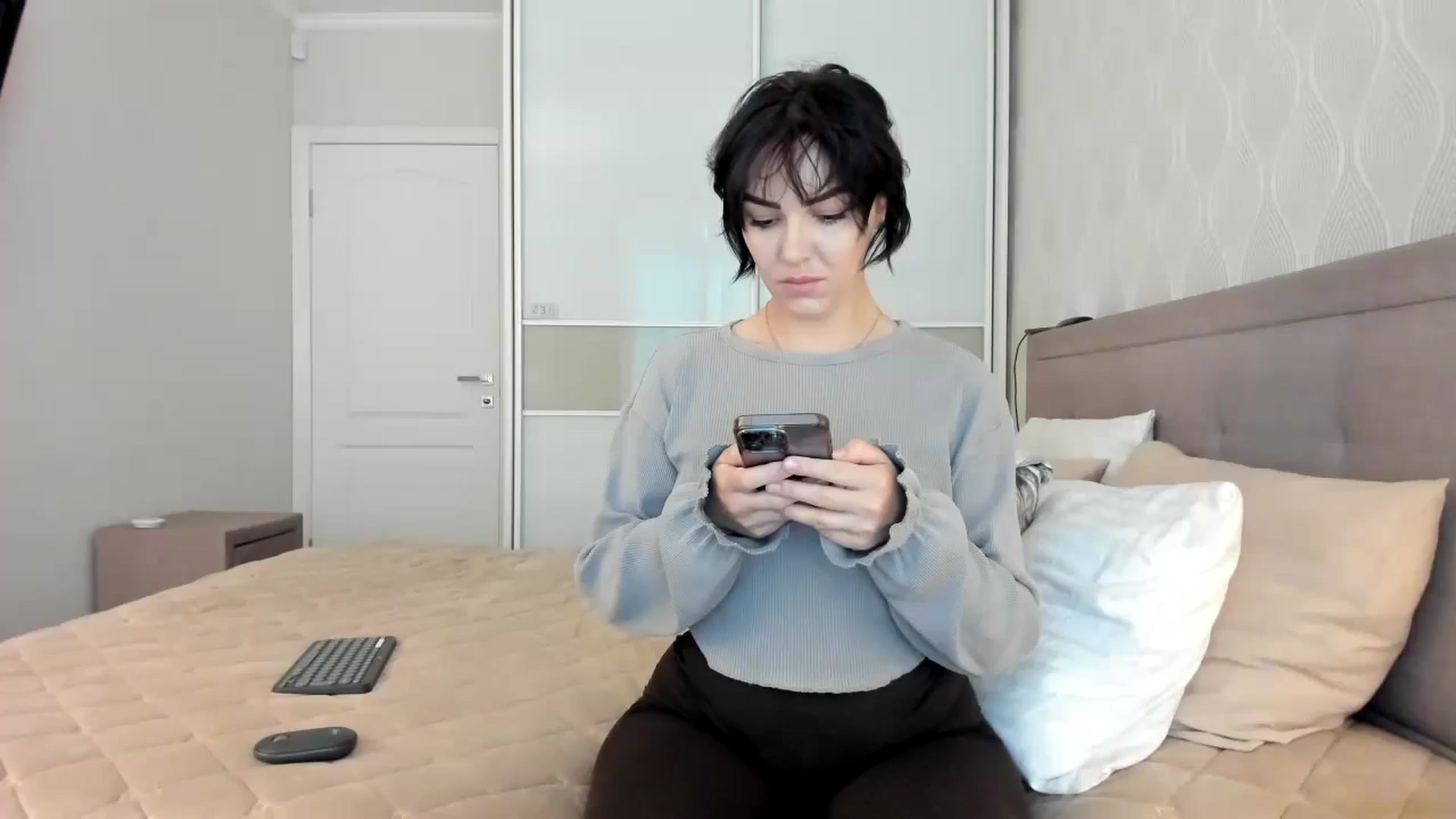 Gallery image thumbnail from MissNelly_'s myfreecams stream on, 06/14/2024, 11:03 image 1 of 20