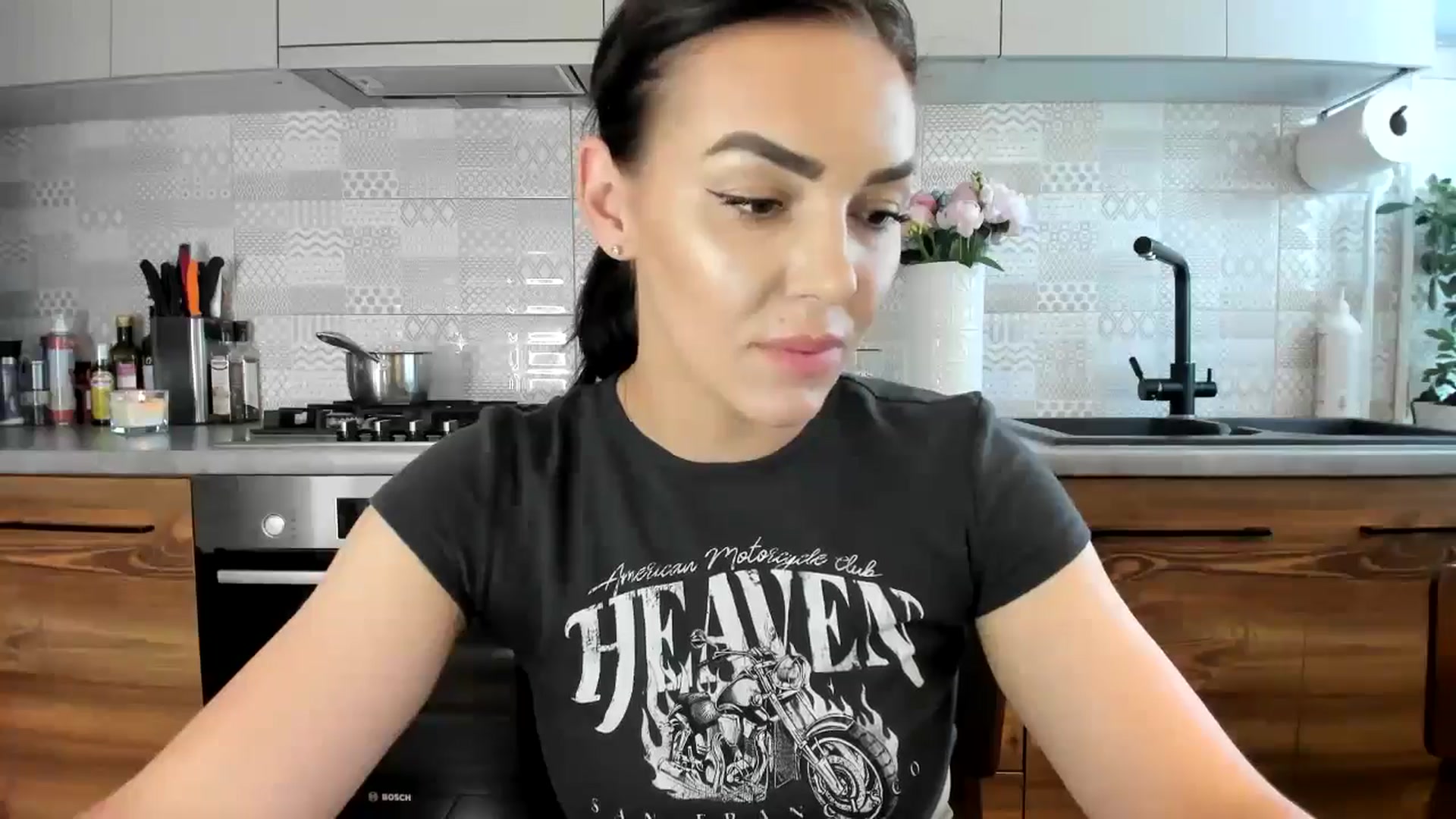 Gallery image thumbnail from MissNelly_'s myfreecams stream on, 06/18/2024, 12:07 image 8 of 20