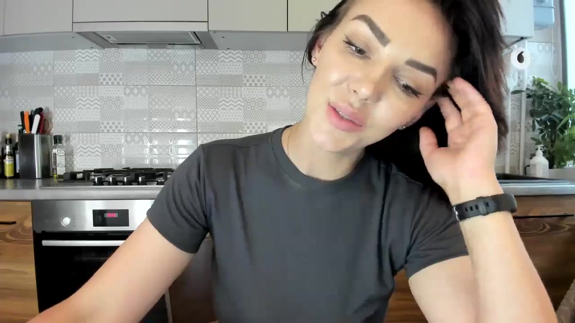 Gallery image thumbnail from MissNelly_'s myfreecams stream on, 06/22/2024, 12:26 image 3 of 20
