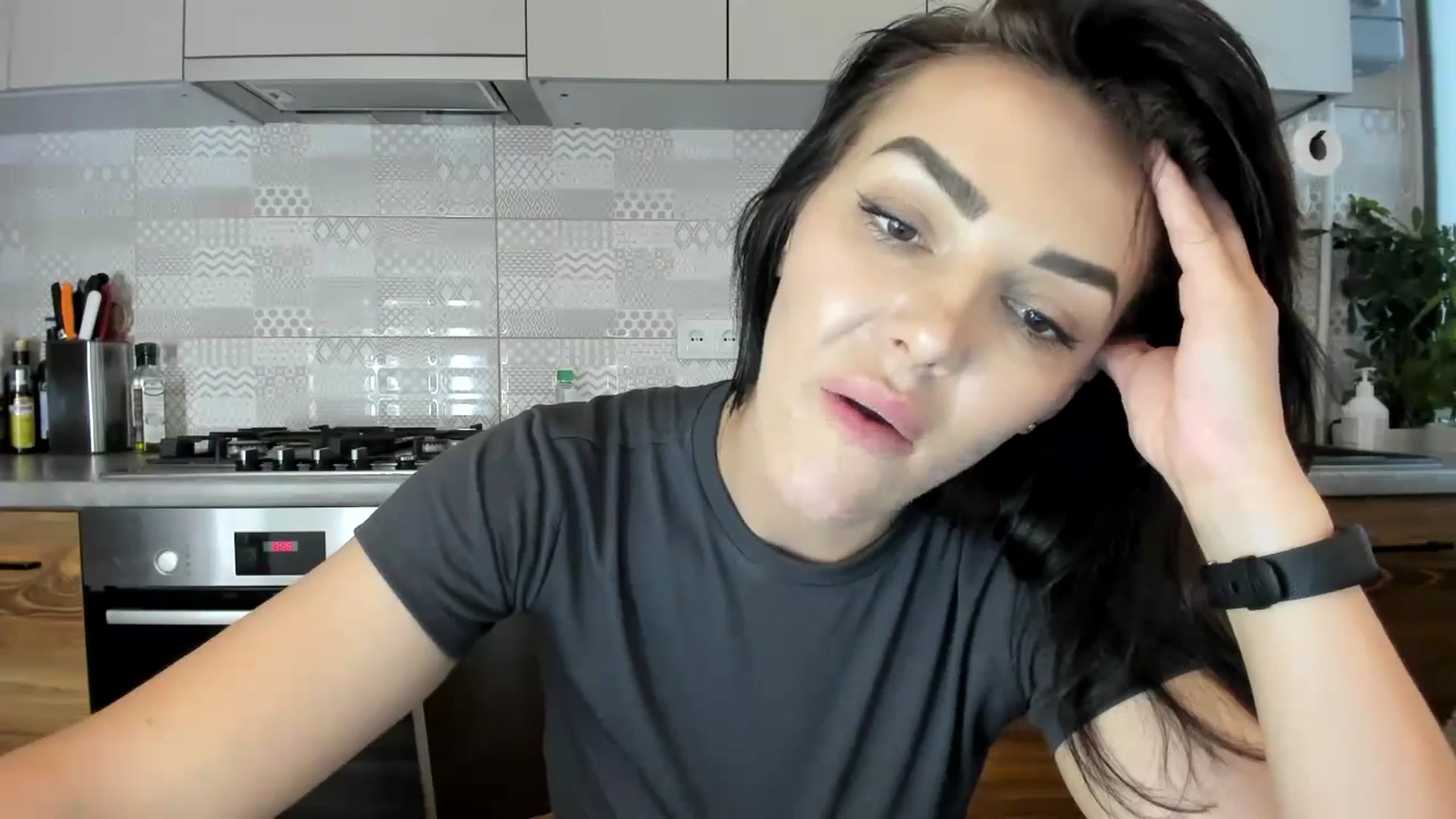 Gallery image thumbnail from MissNelly_'s myfreecams stream on, 06/22/2024, 12:26 image 5 of 20