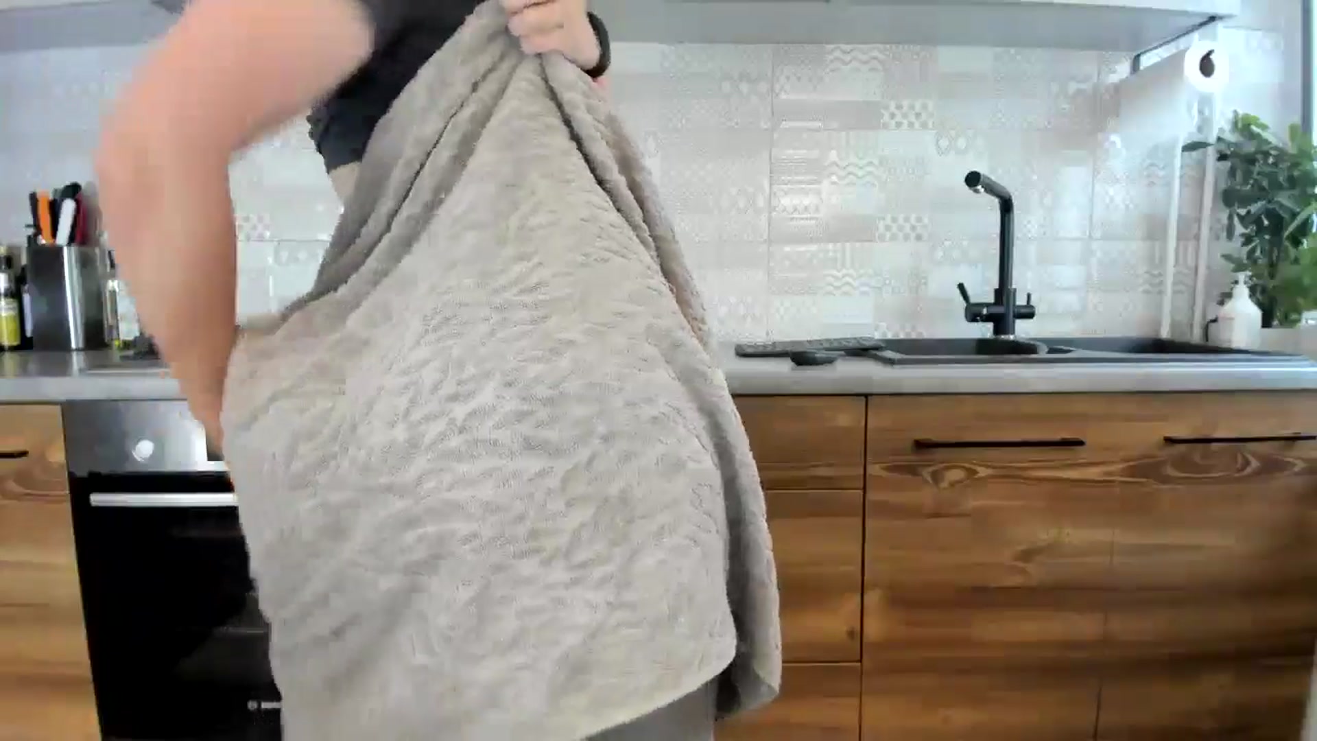 Gallery image thumbnail from MissNelly_'s myfreecams stream on, 06/22/2024, 12:26 image 2 of 20