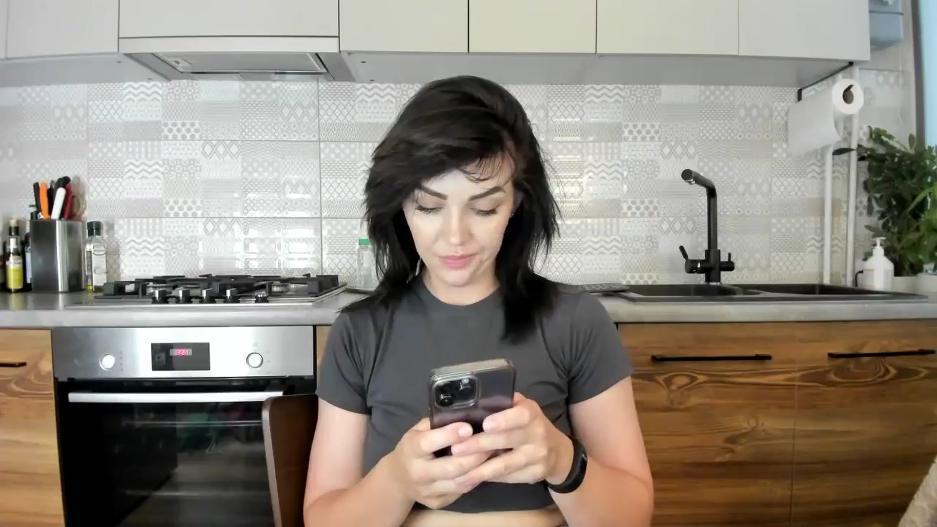 Gallery image thumbnail from MissNelly_'s myfreecams stream on, 06/22/2024, 12:26 image 6 of 20