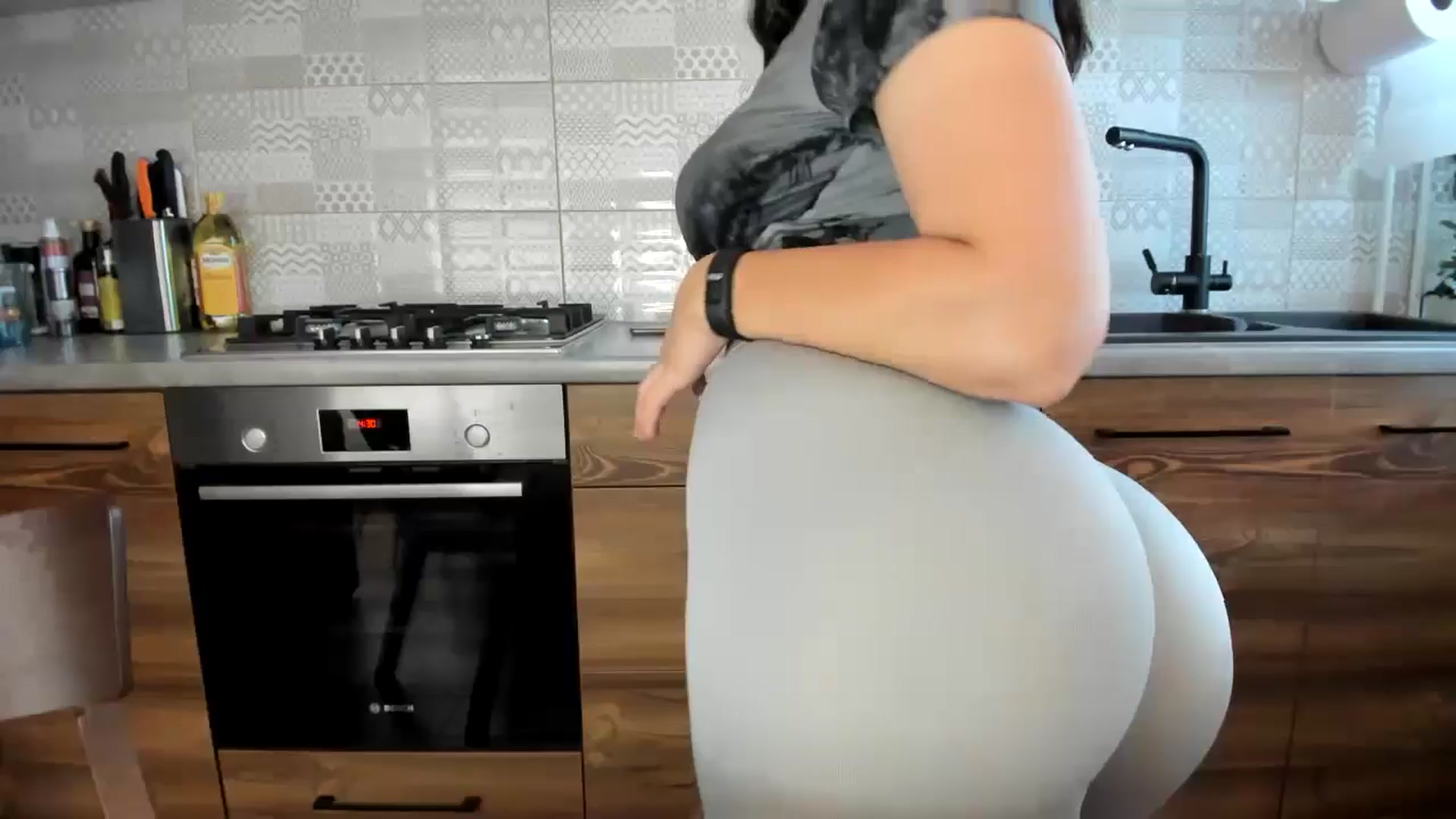 Gallery image thumbnail from MissNelly_'s myfreecams stream on, 06/26/2024, 13:30 image 10 of 20