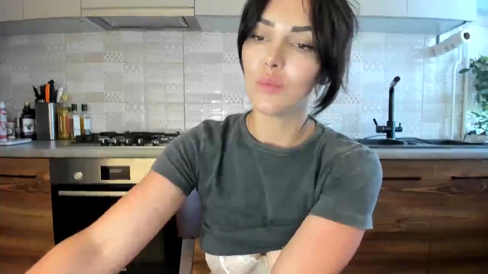 Gallery image thumbnail from MissNelly_'s myfreecams stream on, 07/10/2024, 14:11 image 18 of 20