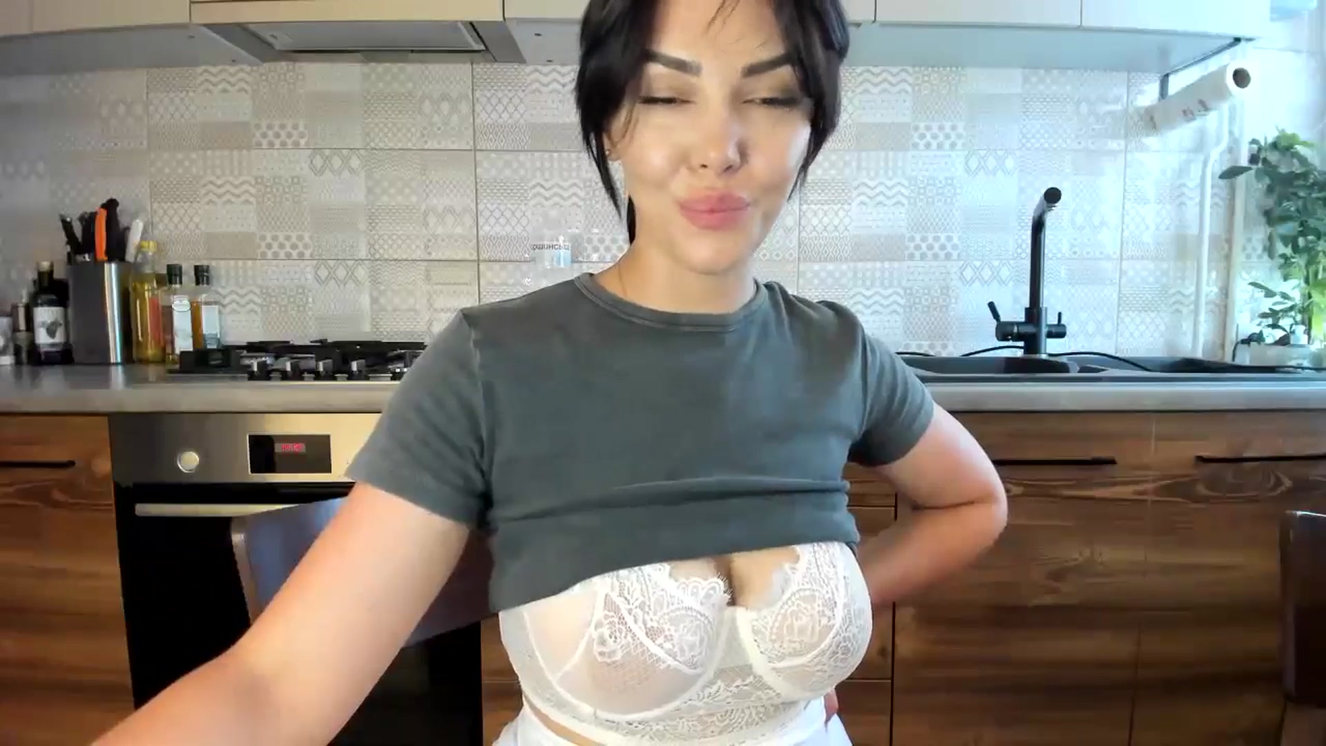 Gallery image thumbnail from MissNelly_'s myfreecams stream on, 07/10/2024, 14:11 image 8 of 20