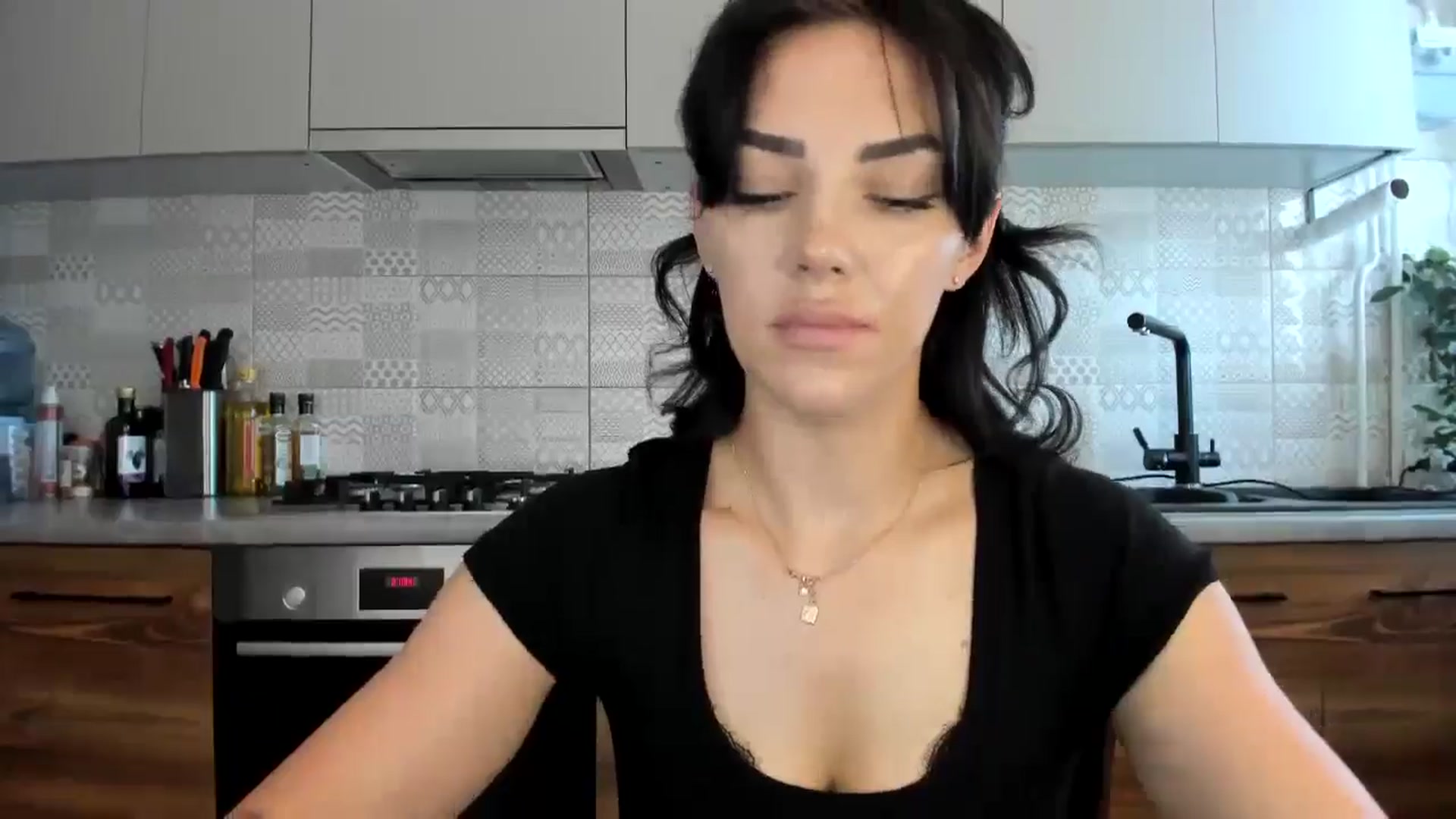 Gallery image thumbnail from MissNelly_'s myfreecams stream on, 07/12/2024, 09:40 image 14 of 20
