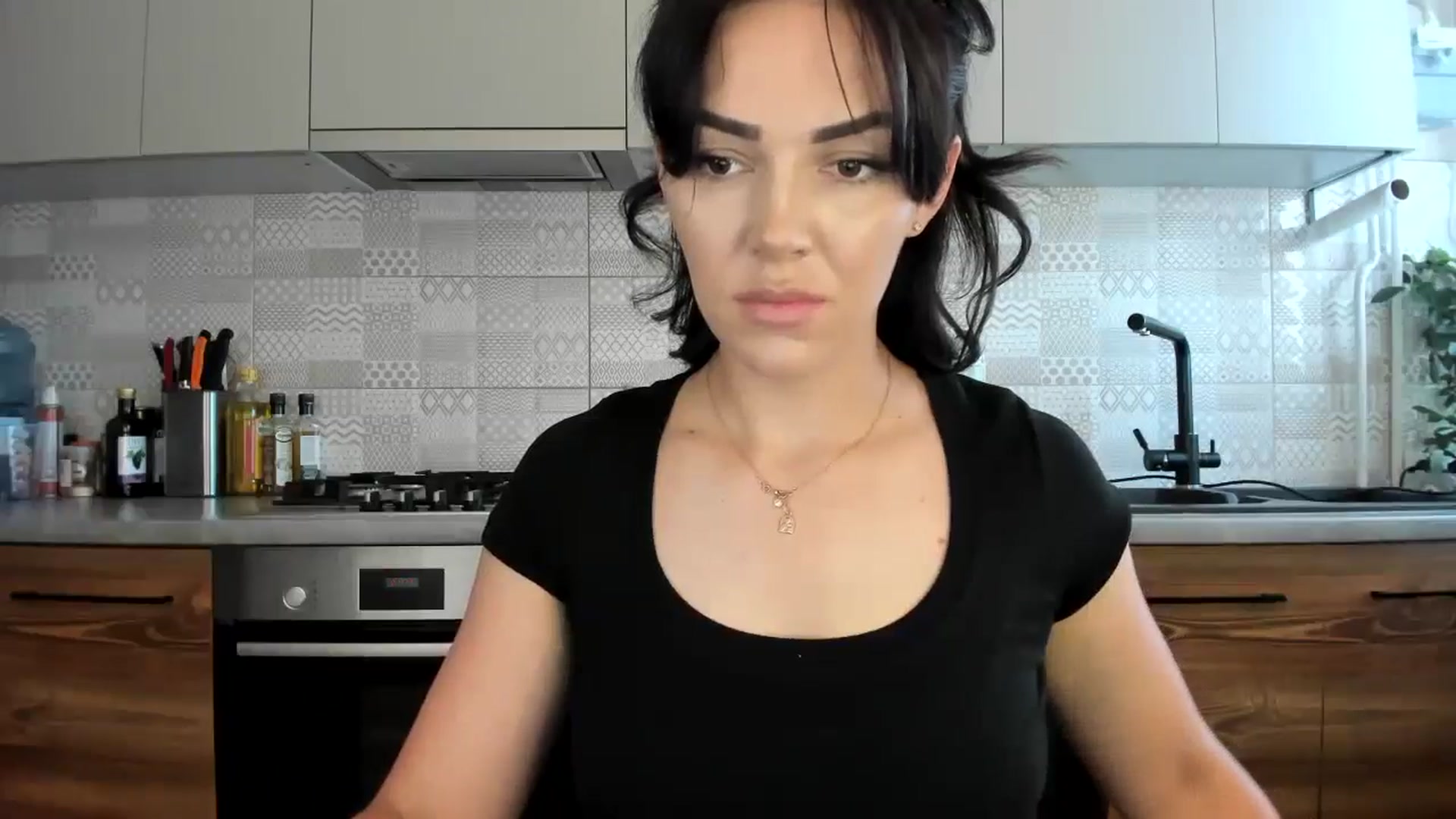 Gallery image thumbnail from MissNelly_'s myfreecams stream on, 07/12/2024, 09:40 image 3 of 20