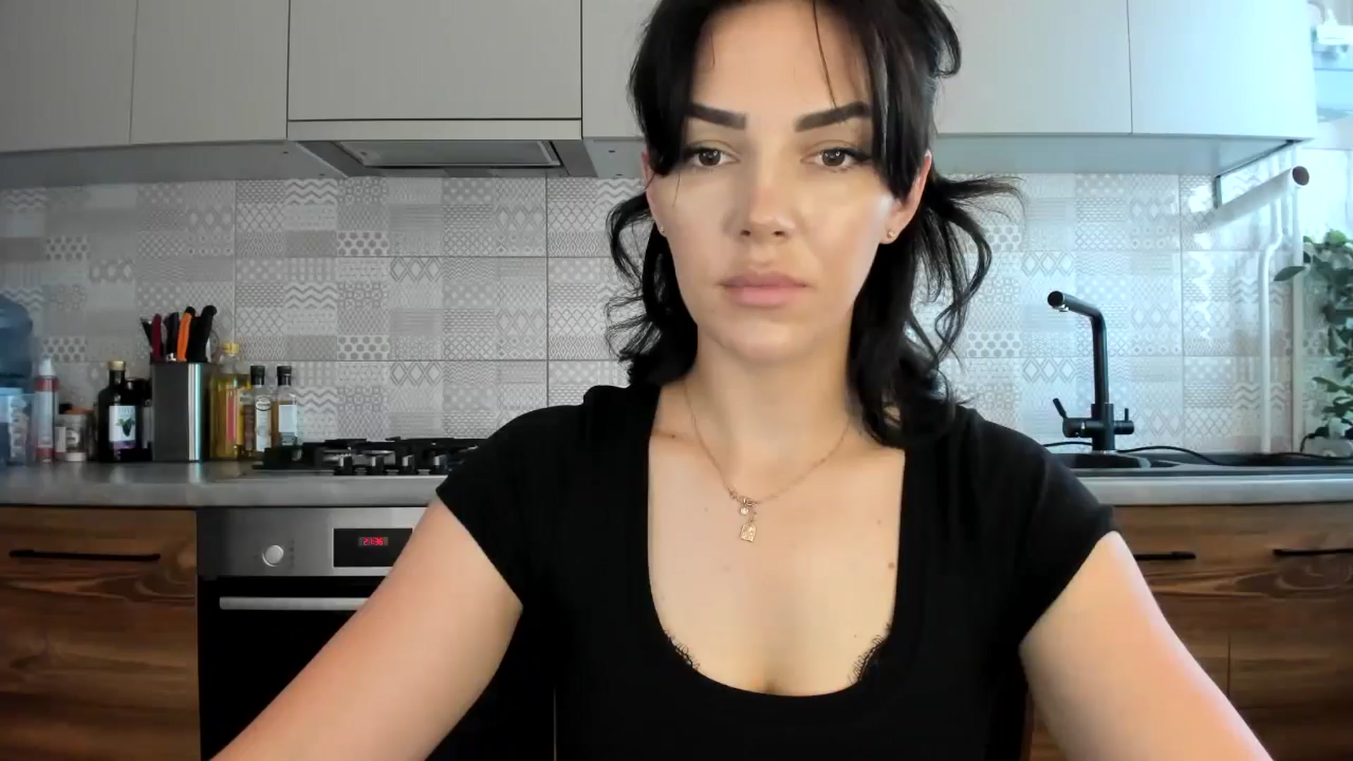 Gallery image thumbnail from MissNelly_'s myfreecams stream on, 07/12/2024, 09:40 image 16 of 20