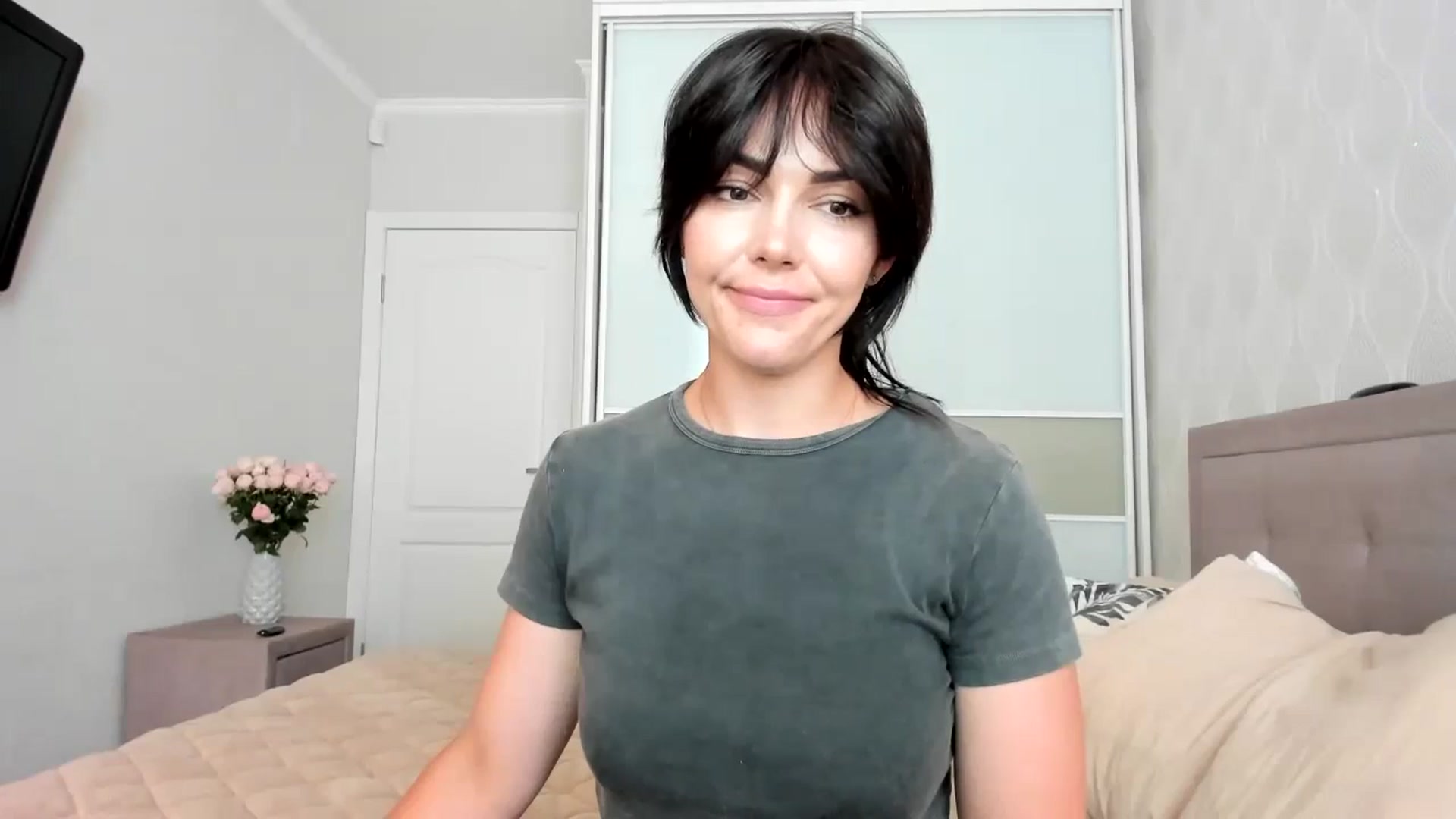 Gallery image thumbnail from MissNelly_'s myfreecams stream on, 07/13/2024, 13:16 image 16 of 20