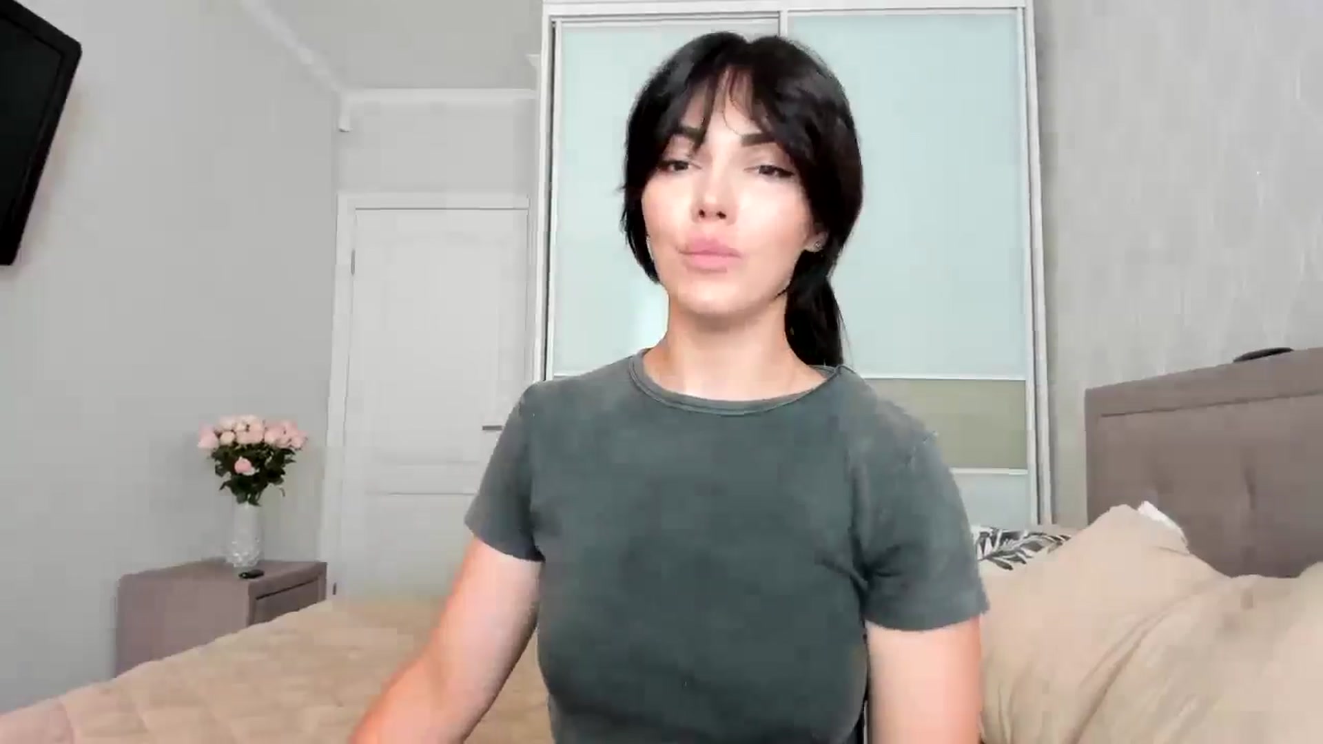 Gallery image thumbnail from MissNelly_'s myfreecams stream on, 07/13/2024, 13:16 image 17 of 20