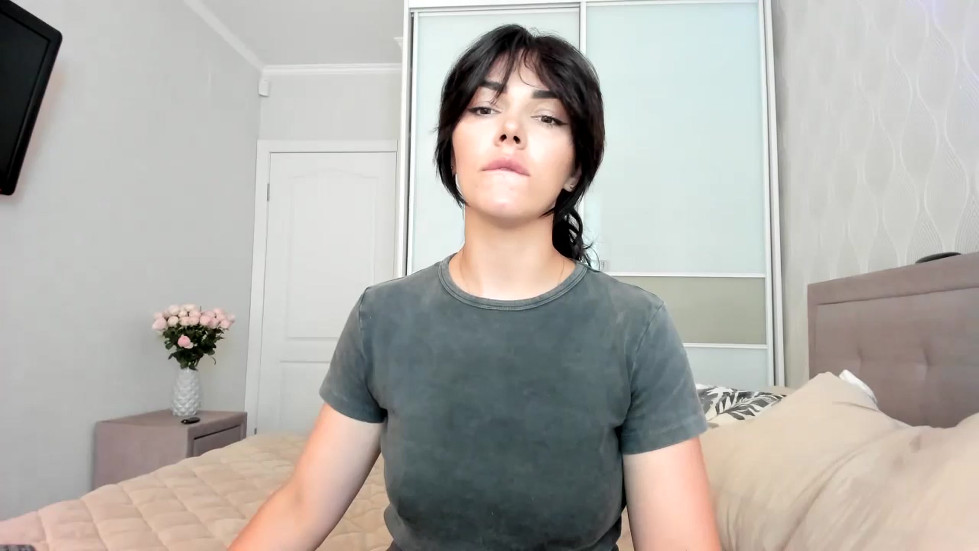 Gallery image thumbnail from MissNelly_'s myfreecams stream on, 07/13/2024, 13:16 image 13 of 20