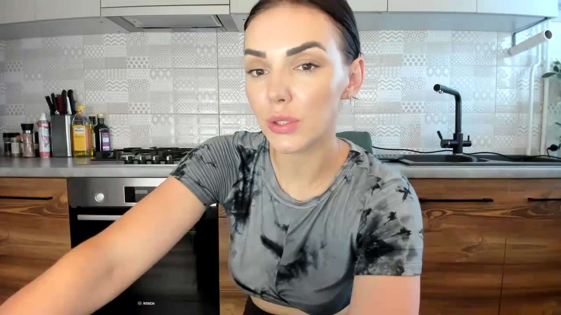 Gallery image thumbnail from MissNelly_'s myfreecams stream on, 07/15/2024, 16:42 image 12 of 20