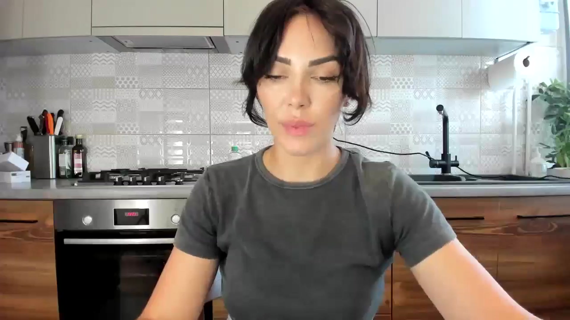 Gallery image thumbnail from MissNelly_'s myfreecams stream on, 07/20/2024, 11:07 image 15 of 20
