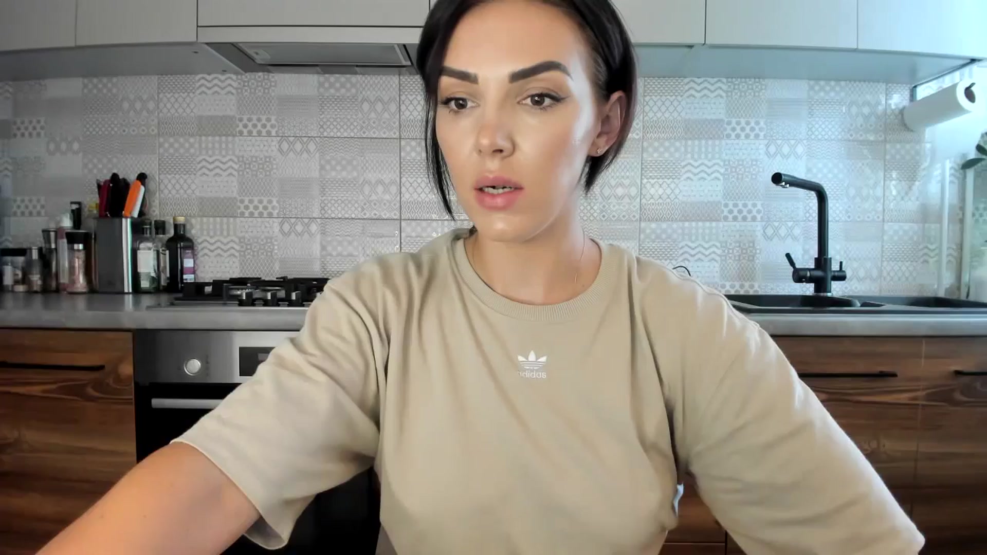 Gallery image thumbnail from MissNelly_'s myfreecams stream on, 07/22/2024, 11:05 image 15 of 20