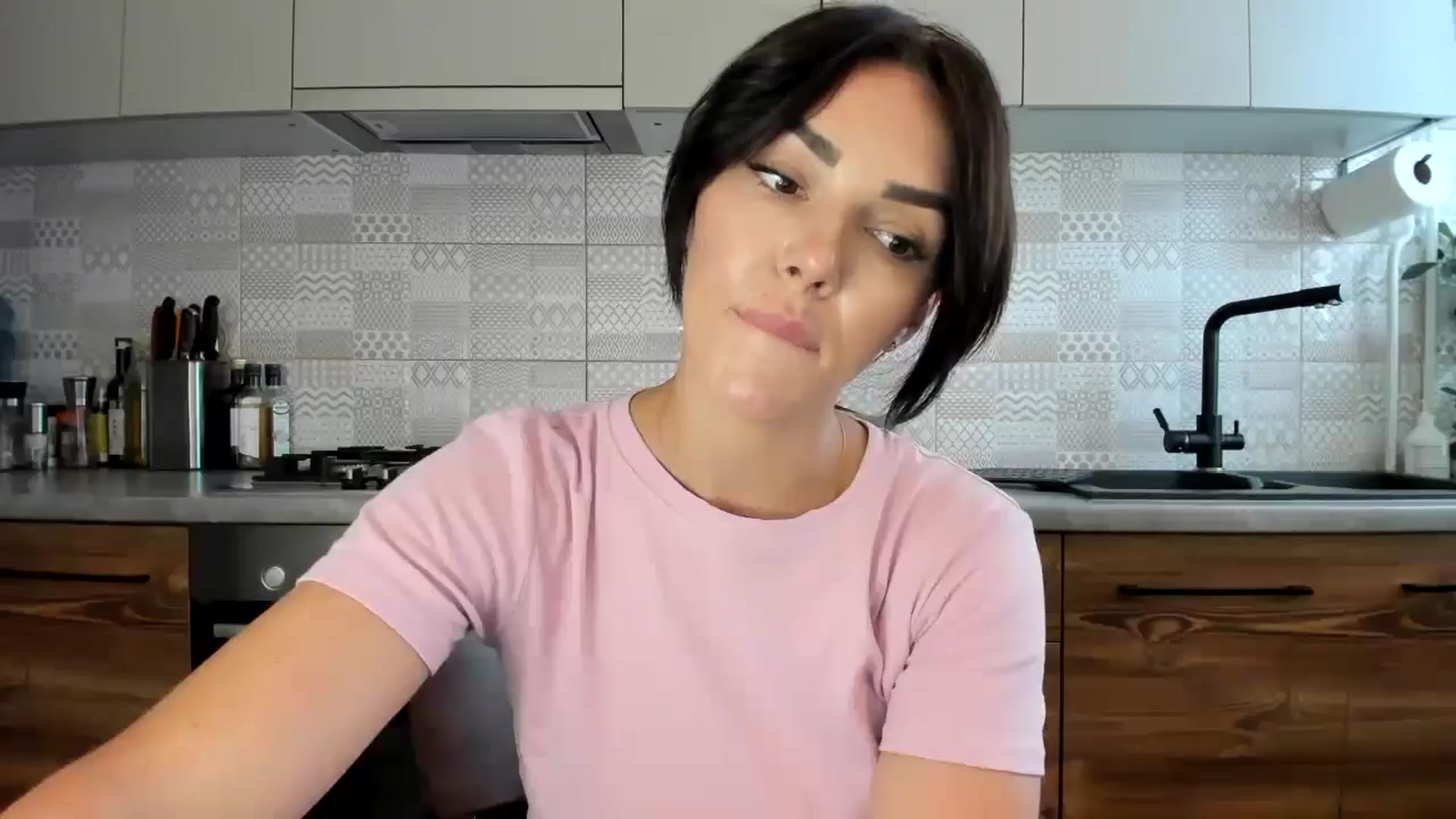 Gallery image thumbnail from MissNelly_'s myfreecams stream on, 07/27/2024, 12:58 image 2 of 20