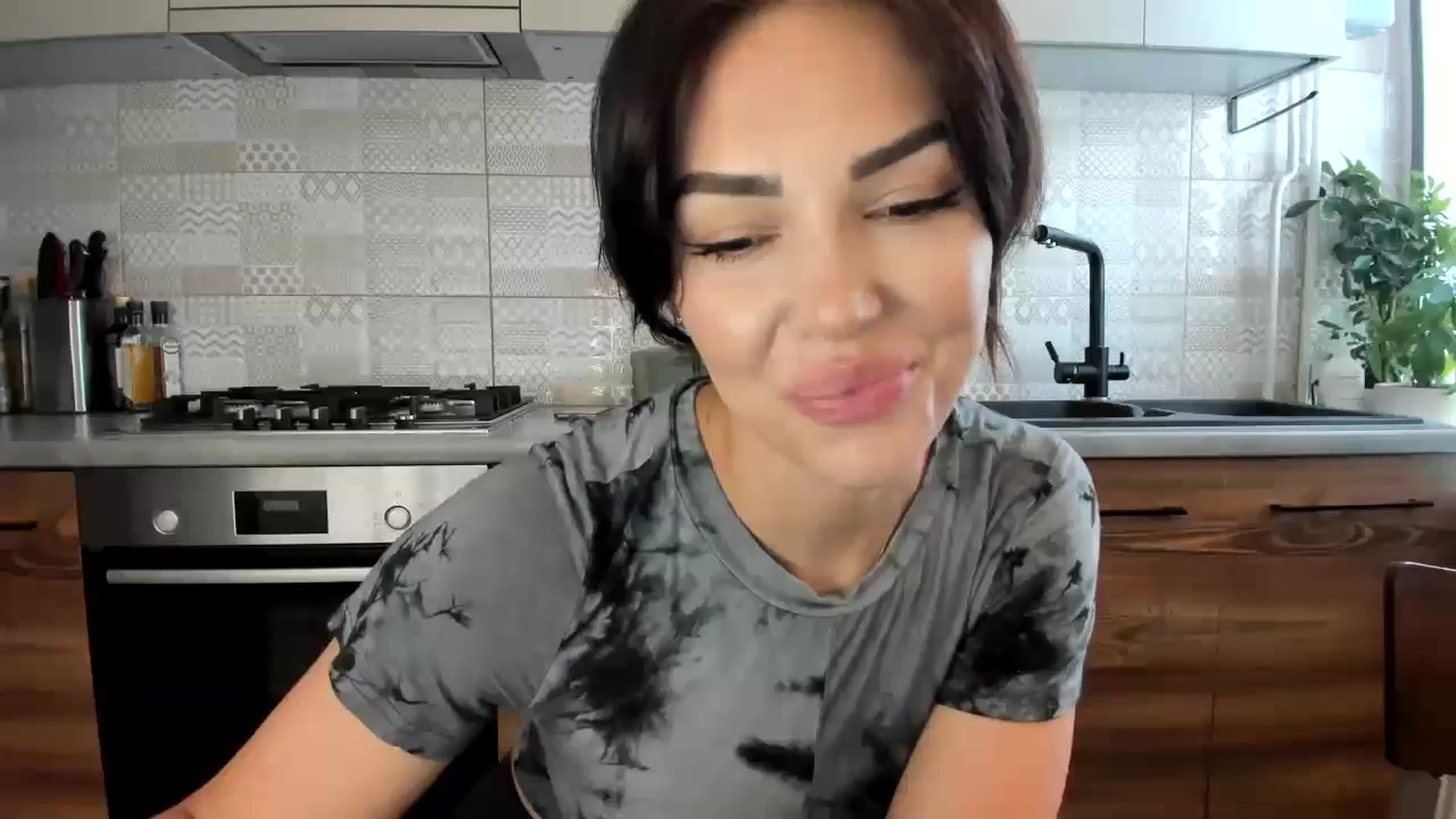 Gallery image thumbnail from MissNelly_'s myfreecams stream on, 07/28/2024, 10:21 image 1 of 20