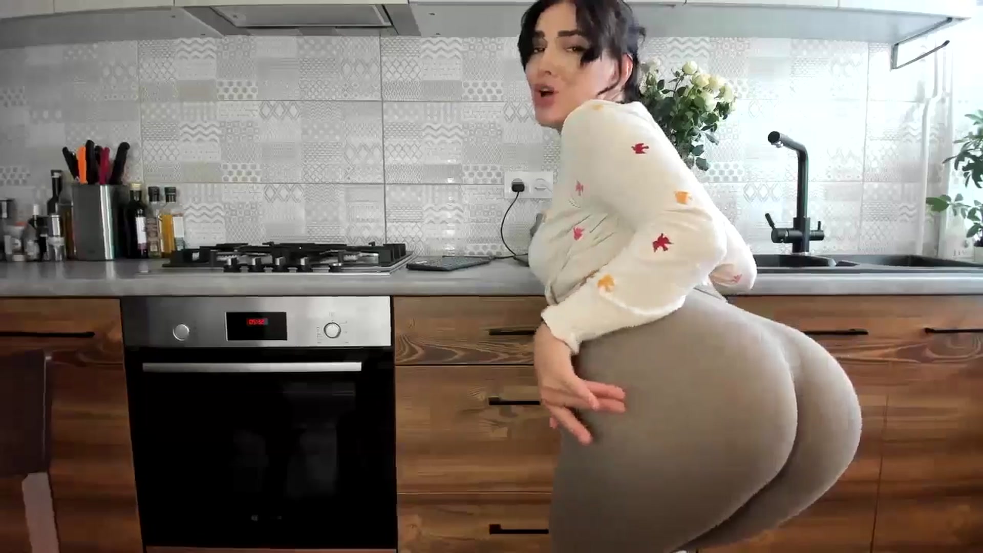 Gallery image thumbnail from MissNelly_'s myfreecams stream on, 08/08/2024, 11:23 image 4 of 20