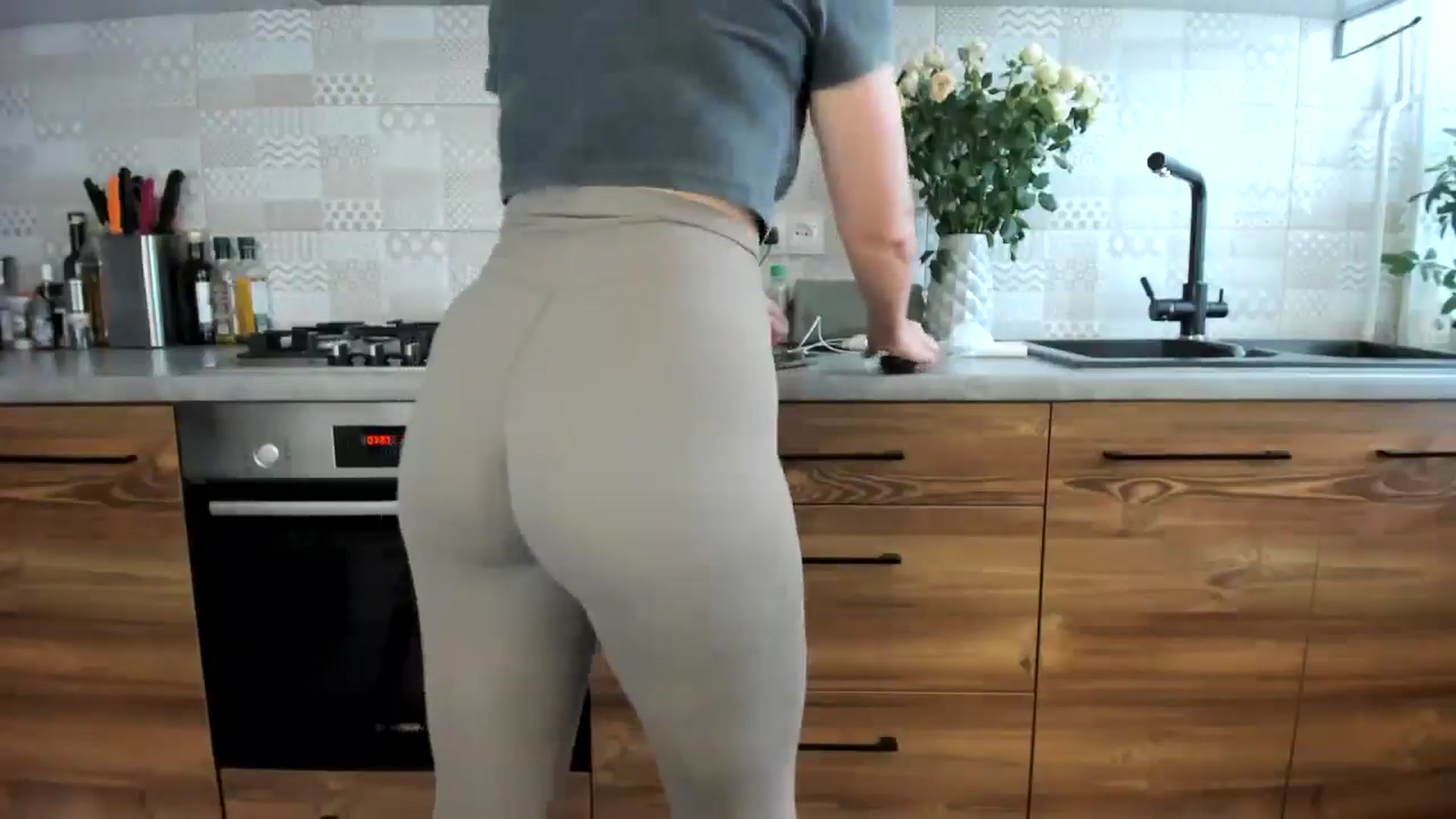 Gallery image thumbnail from MissNelly_'s myfreecams stream on, 08/08/2024, 12:45 image 3 of 20
