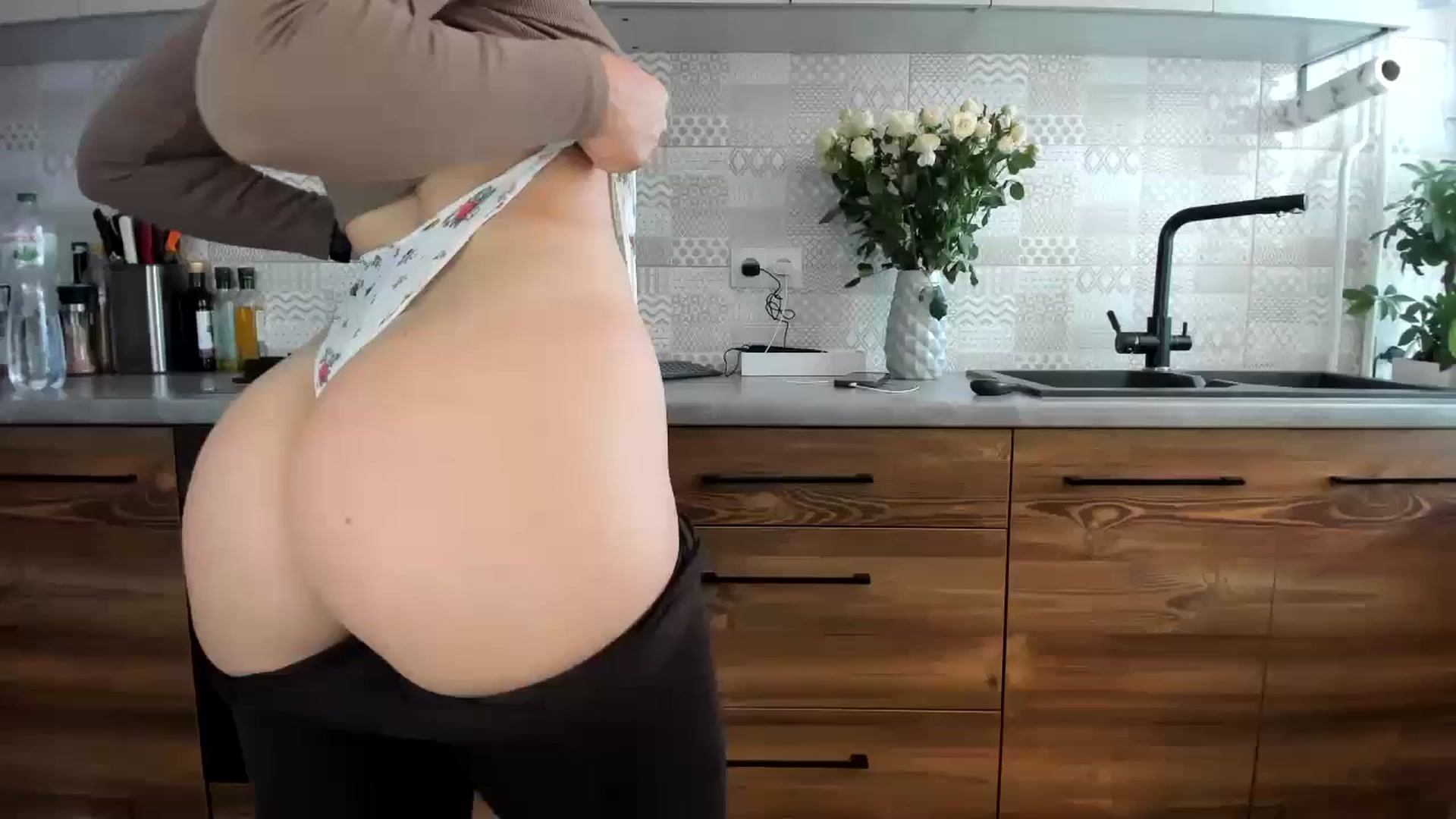 Gallery image thumbnail from MissNelly_'s myfreecams stream on, 08/09/2024, 10:57 image 14 of 20