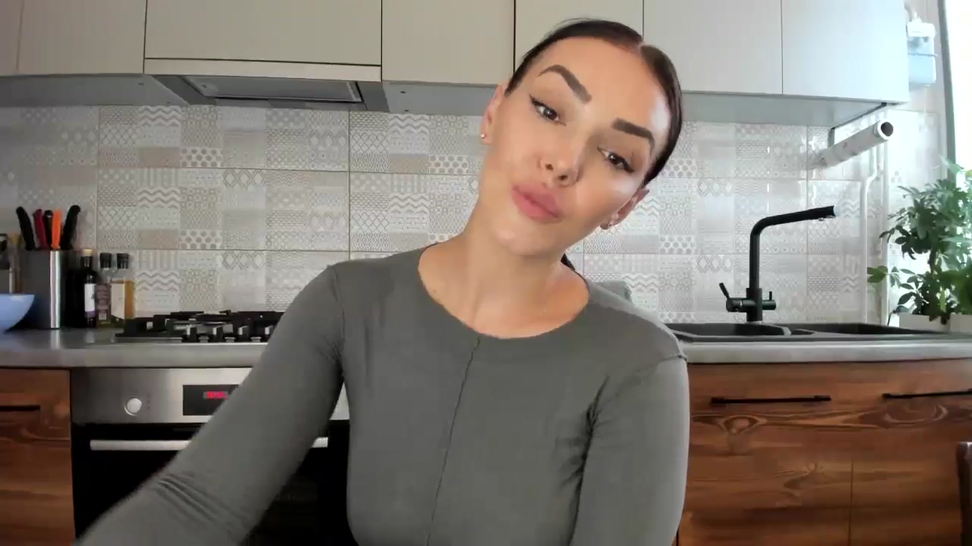 Gallery image thumbnail from MissNelly_'s myfreecams stream on, 08/11/2024, 11:02 image 14 of 20