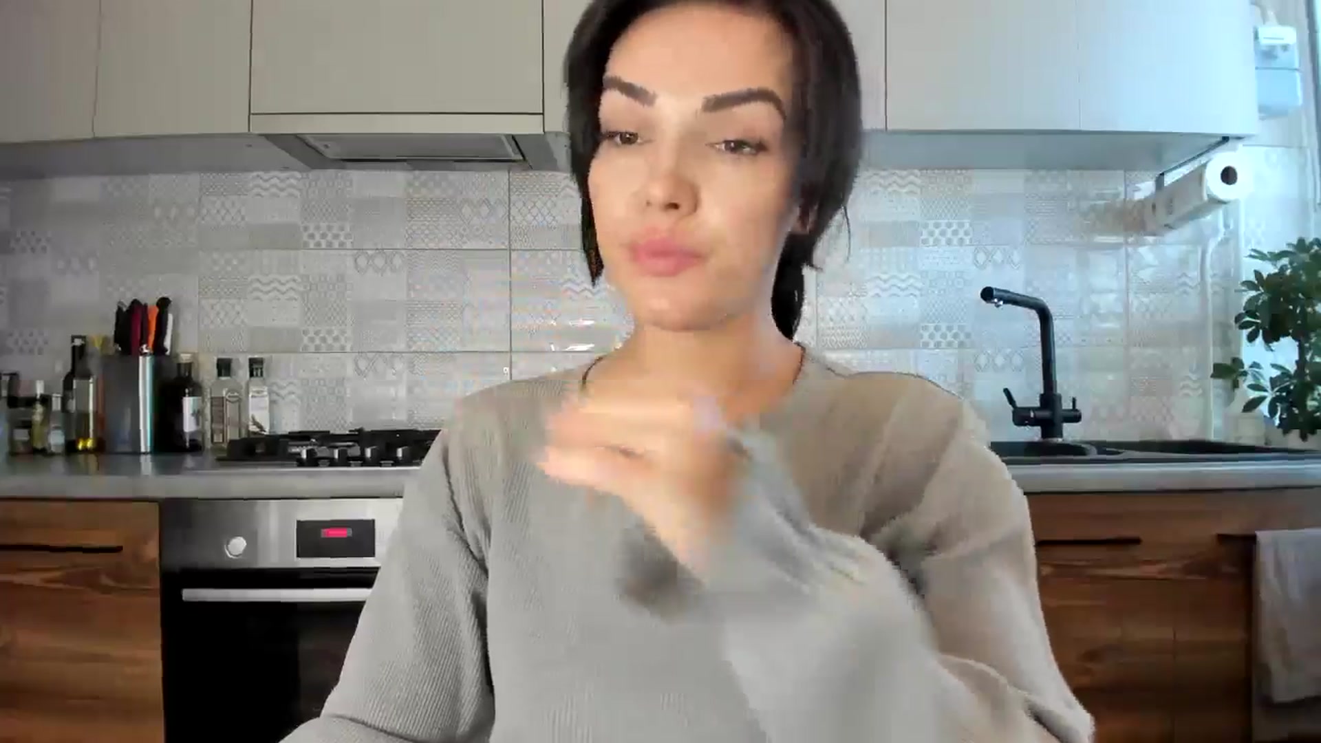 Gallery image thumbnail from MissNelly_'s myfreecams stream on, 08/13/2024, 12:50 image 8 of 20