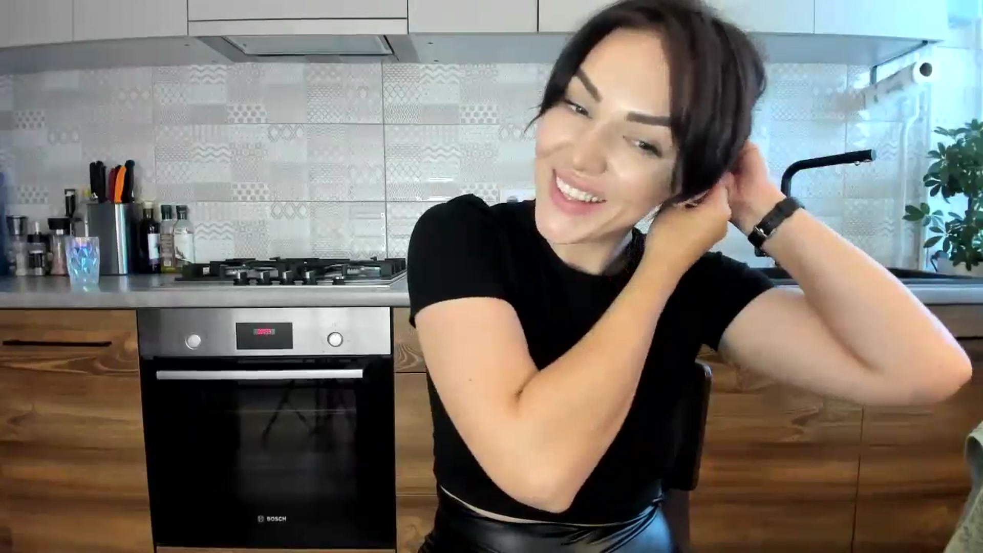 Gallery image thumbnail from MissNelly_'s myfreecams stream on, 08/14/2024, 10:59 image 16 of 20