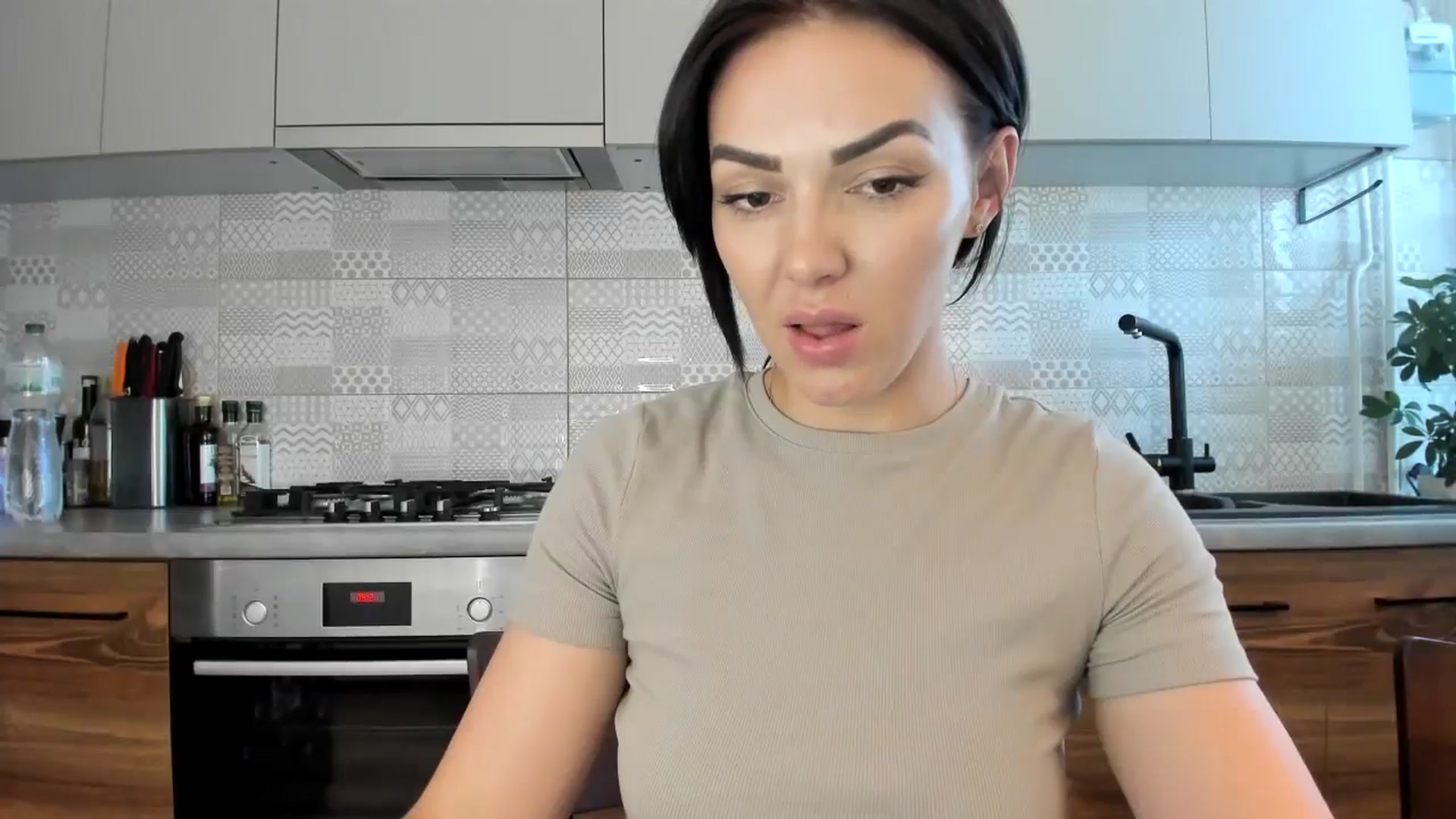 Gallery image thumbnail from MissNelly_'s myfreecams stream on, 08/15/2024, 13:28 image 19 of 20